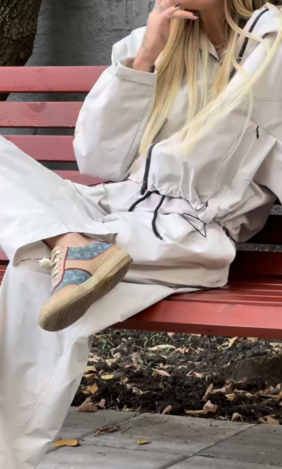 Louis Vuitton Louis Vuitton beige leather blue monogram denim sneakers Size US 6 / IT 36 - 1 Thumbnail