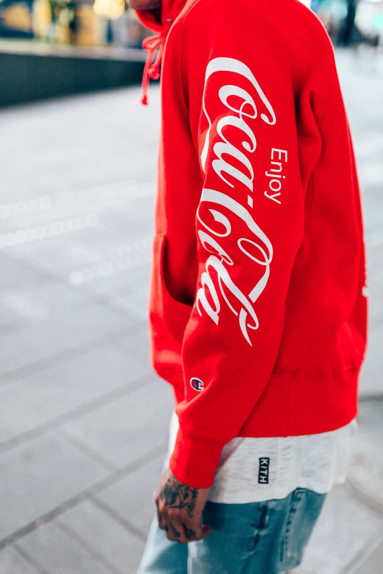 Coca Cola × Kith Kith x Coke Box Logo Hoodie - Kith x Coca Cola x Champion Size US M / EU 48-50 / 2 - 10 Thumbnail