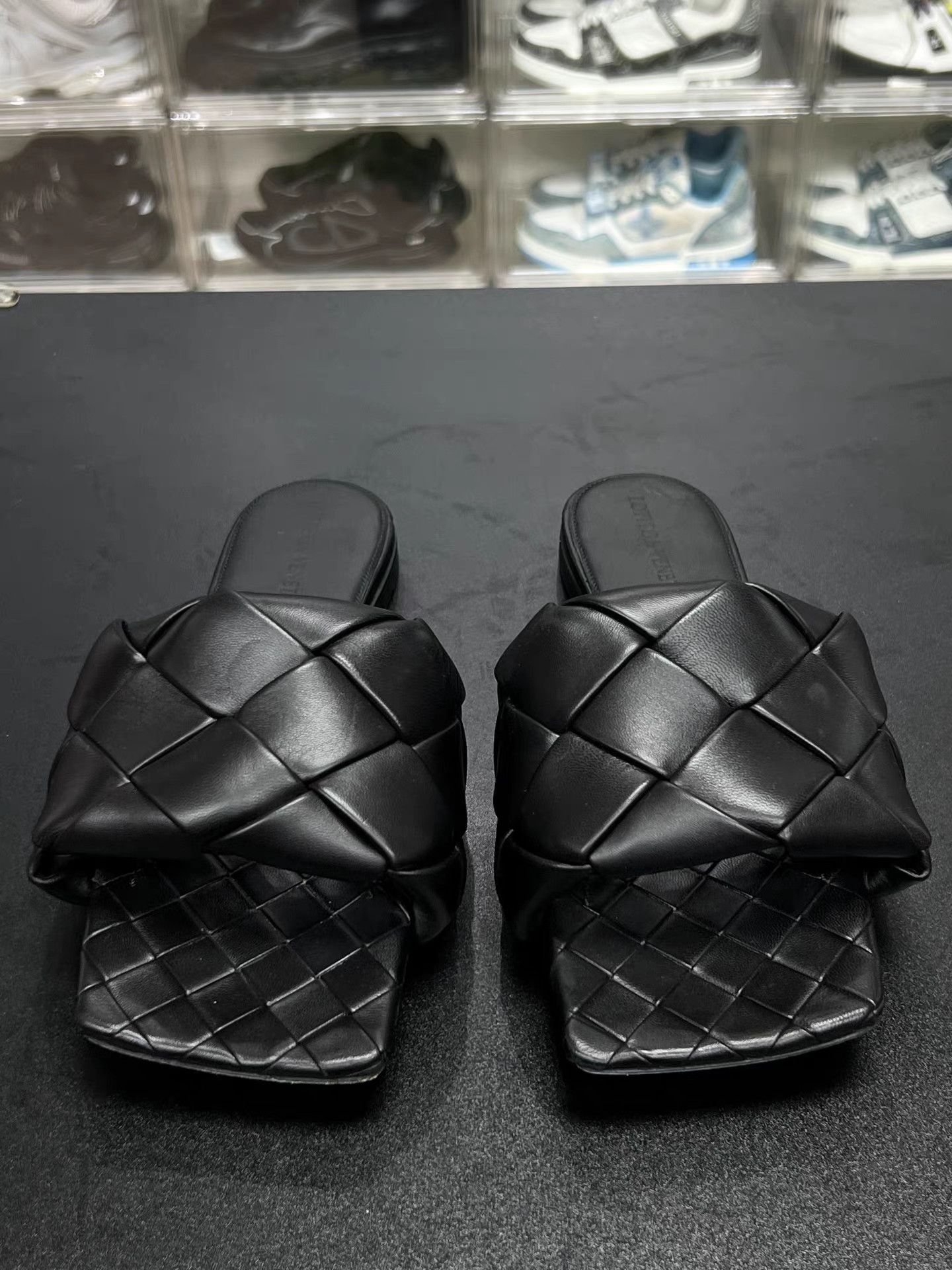 Bottega Veneta Bottega Veneta Lido Slide Sandals K15 Size US 6.5 / IT 36.5 - 2 Thumbnail