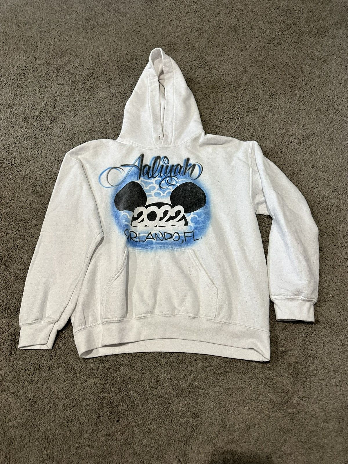 Vintage 2022 Disney Orlando “Aaliyah” Airbrush Hoodie Size US M / EU 48-50 / 2 - 1 Thumbnail