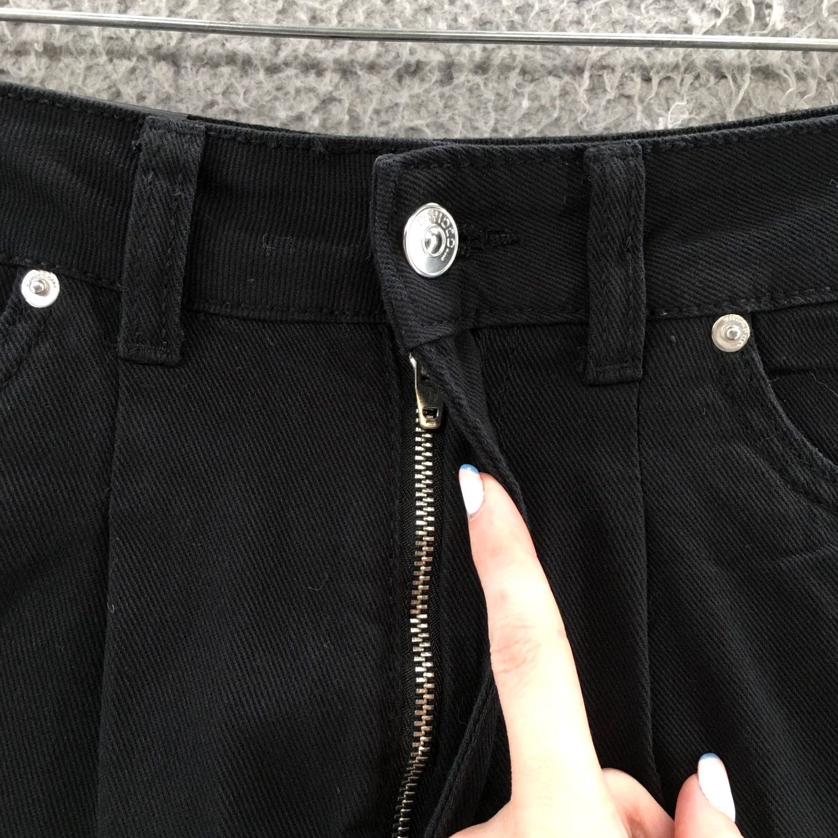 H&M Divided by H&M Mom Shorts Womens 2 Black High Rise 5 Pockets NEW Denim Cotton 26x4 Original Waist 26 in Size 26" / US 2 / IT 38 - 3 Thumbnail