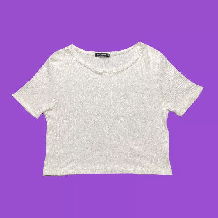 Brandy Melville Brandy Melville Crop Top Size S / US 4 / IT 40 - 1 Thumbnail