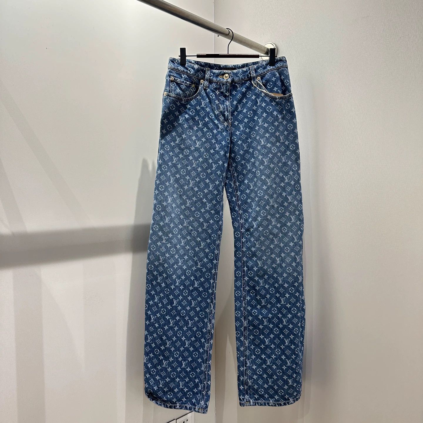 Louis Vuitton Louis Vuitton All-Over Monogram Logo Jeans 36 Cotton Size 26" / US 2 / IT 38 - 1 Thumbnail