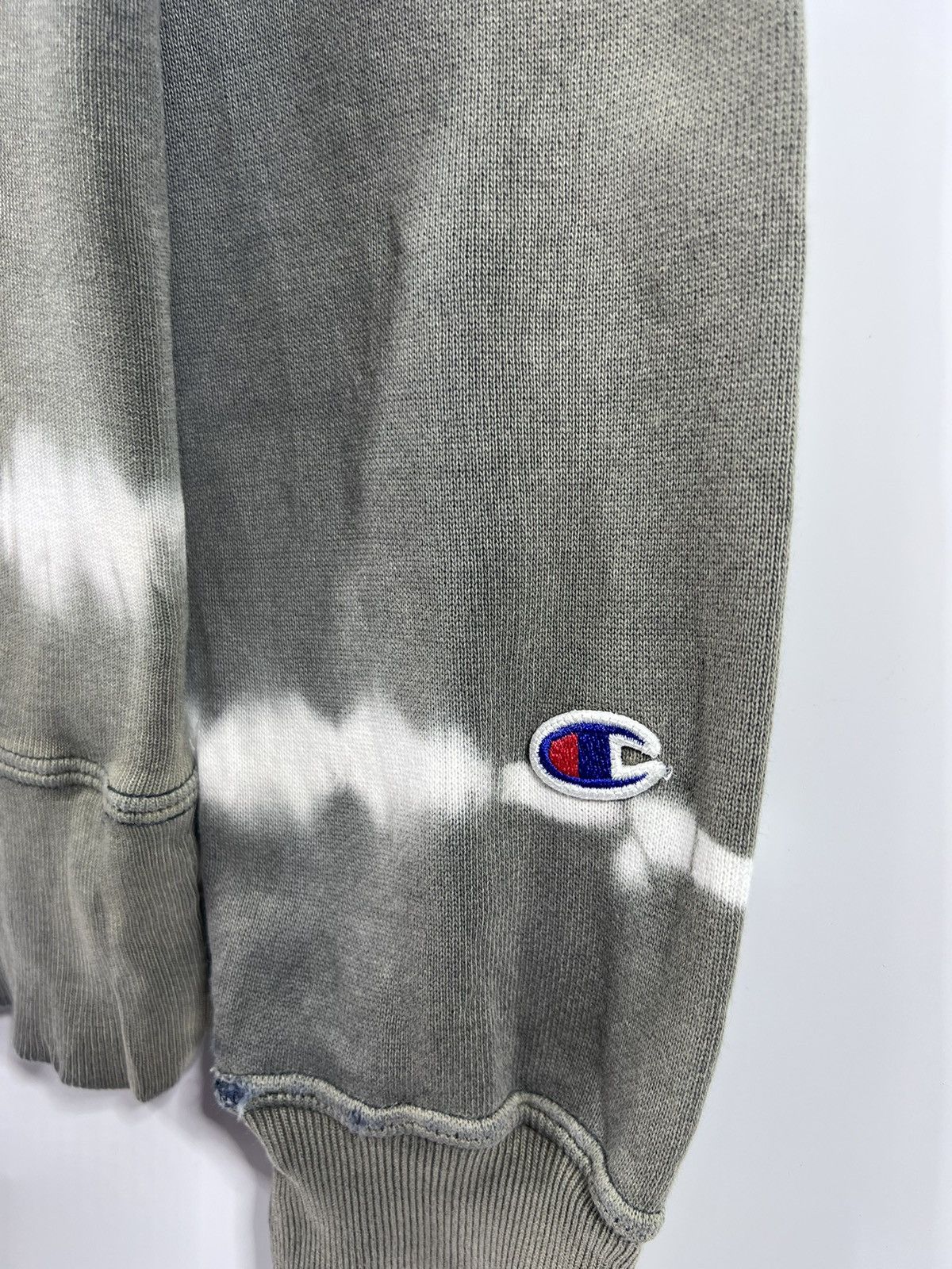 Champion 🔥 Champion Reverse Weave Tie Dye Roundneck Sweatshirt - M Size US M / EU 48-50 / 2 - 6 Thumbnail