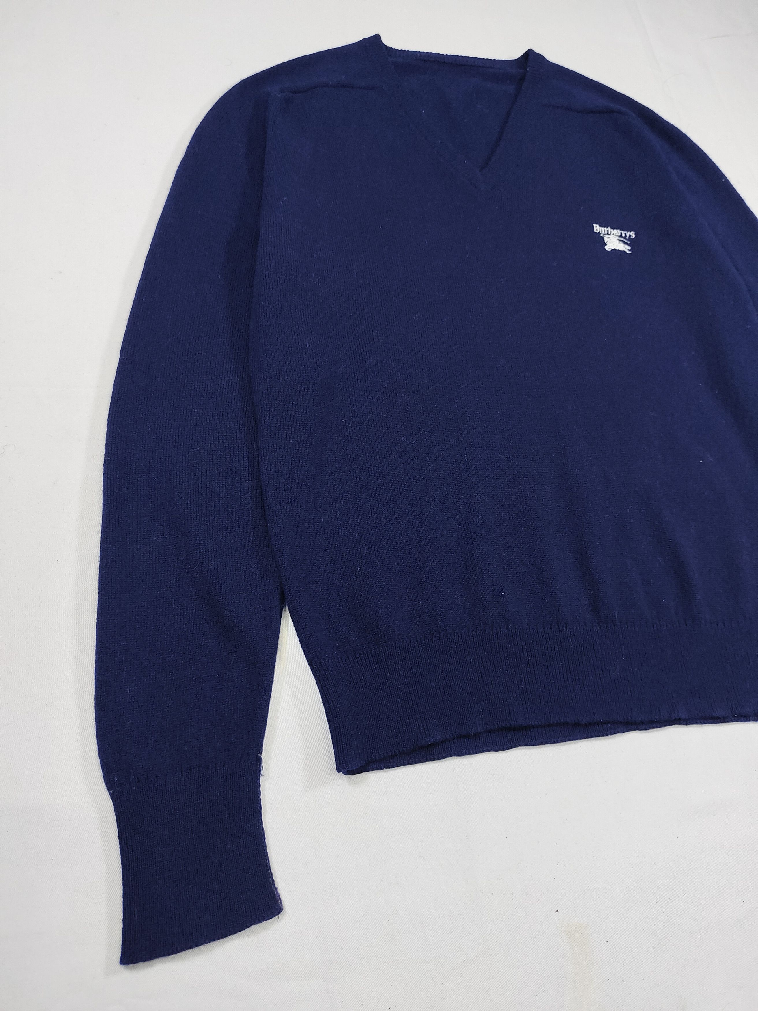 Burberry 90s Burberrys- Archive Embroidered Logo VNeck Lambswool Knit Size US M / EU 48-50 / 2 - 4 Thumbnail