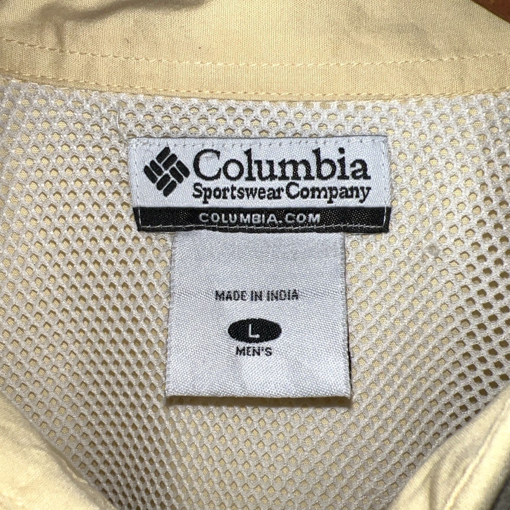 Vintage VINTAGE Columbia PFG Vented Yellow Button-Up Shirt Mens Size L Size US L / EU 52-54 / 3 - 4 Thumbnail