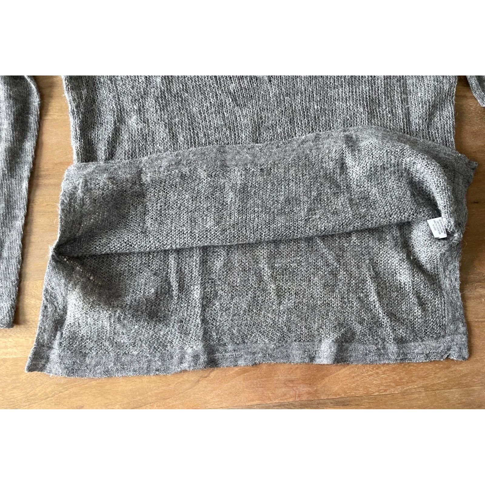Helmut Lang HELMUT LANG Gray Alpaca Long Sleeve Blouse Womens Medium Plunge V Neck Top Knit Loose Size M / US 6-8 / IT 42-44 - 4 Thumbnail