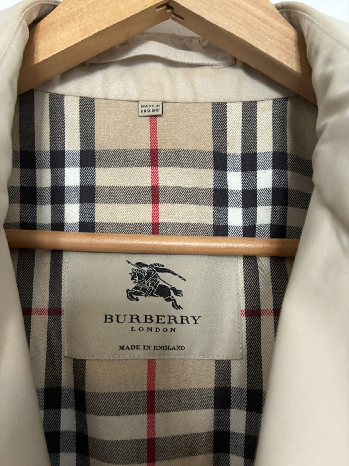 Burberry Burberry beige coat Size M / US 6-8 / IT 42-44 - 3 Thumbnail