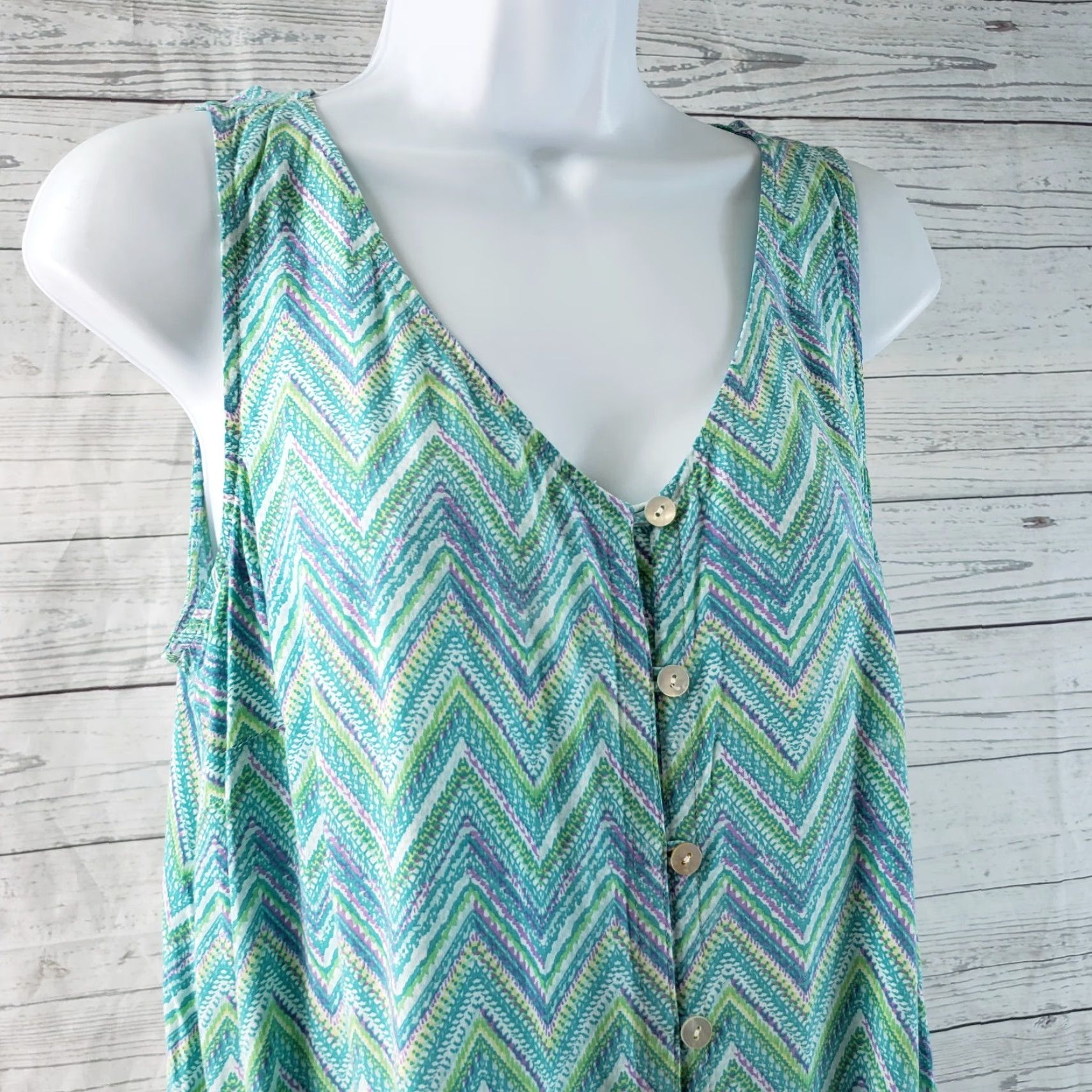 J. Jill J. Jill Womens Button Front Tank Top Sz S V-Neck Sleeveless Green Purple Chevron - 19" Width 24" Length - Basic Rayon Shirt Size S / US 4 / IT 40 - 2 Thumbnail