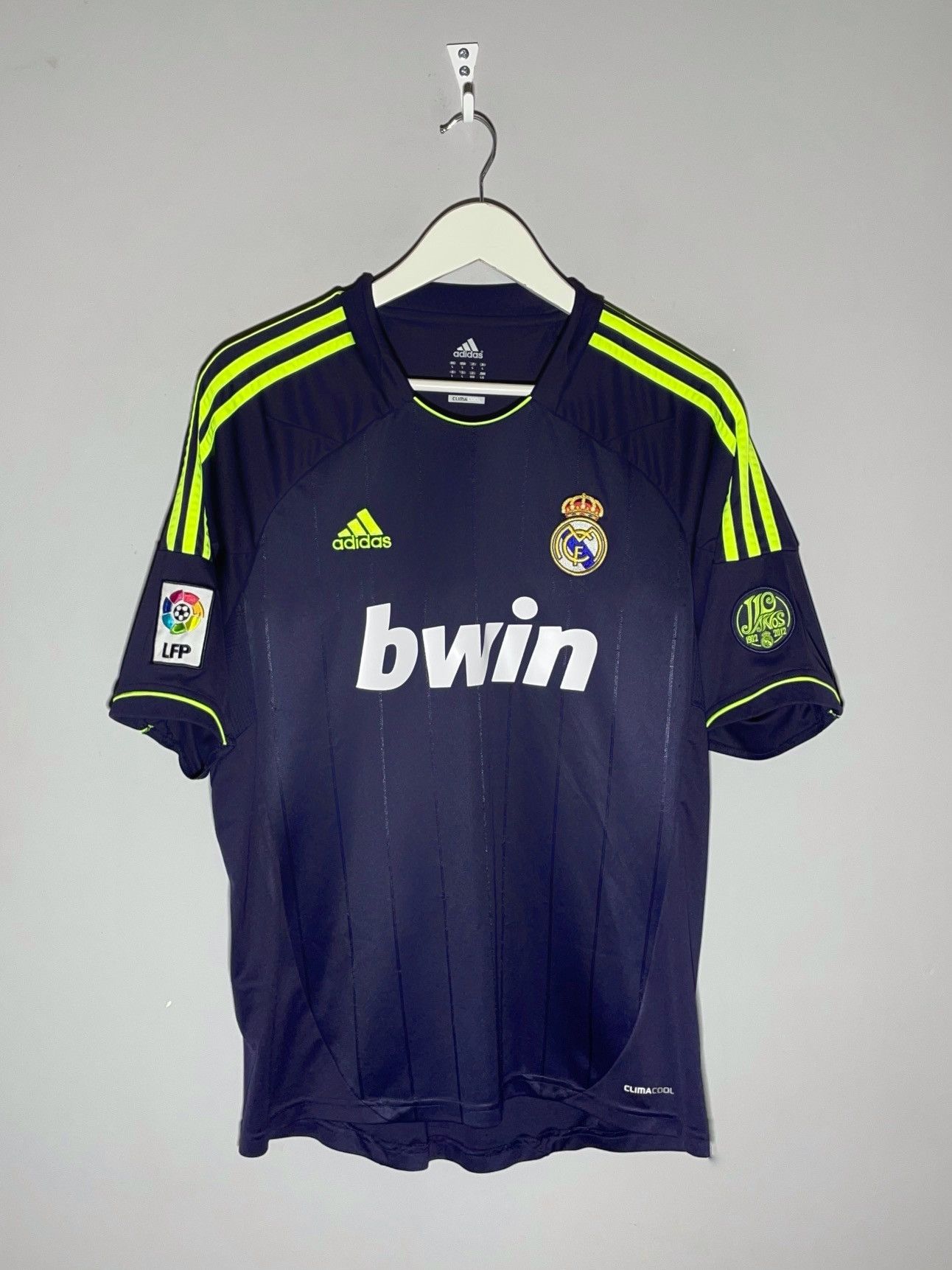 Adidas Real Madrid Adidas 2012/13 Away Football Shirt Size US L / EU 52-54 / 3 - 1 Thumbnail