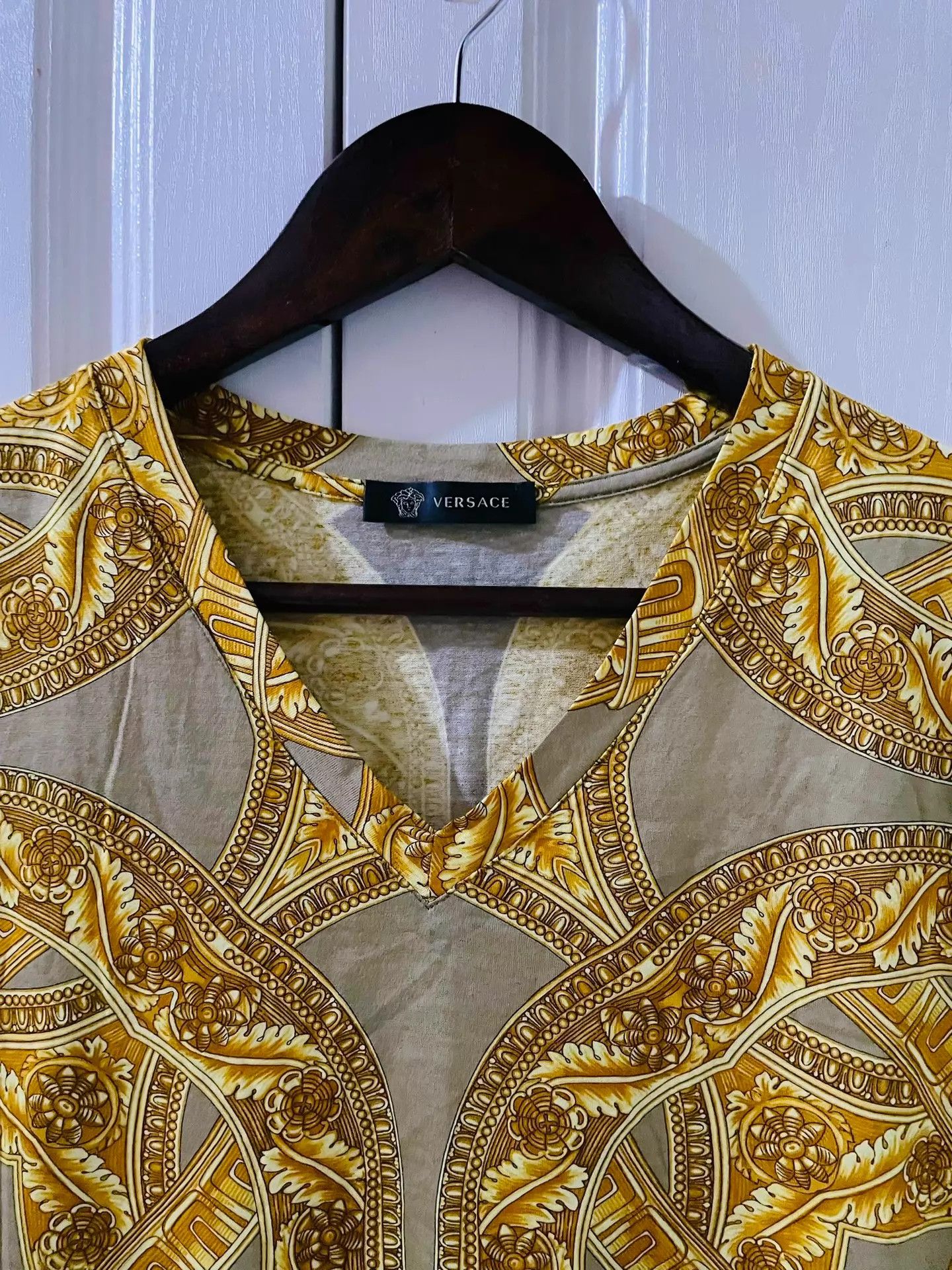 Versace Versace Baroque Medusa Gold Foil Runway SS T-Shirt XL Size XL / US 12-14 / IT 48-50 - 3 Thumbnail