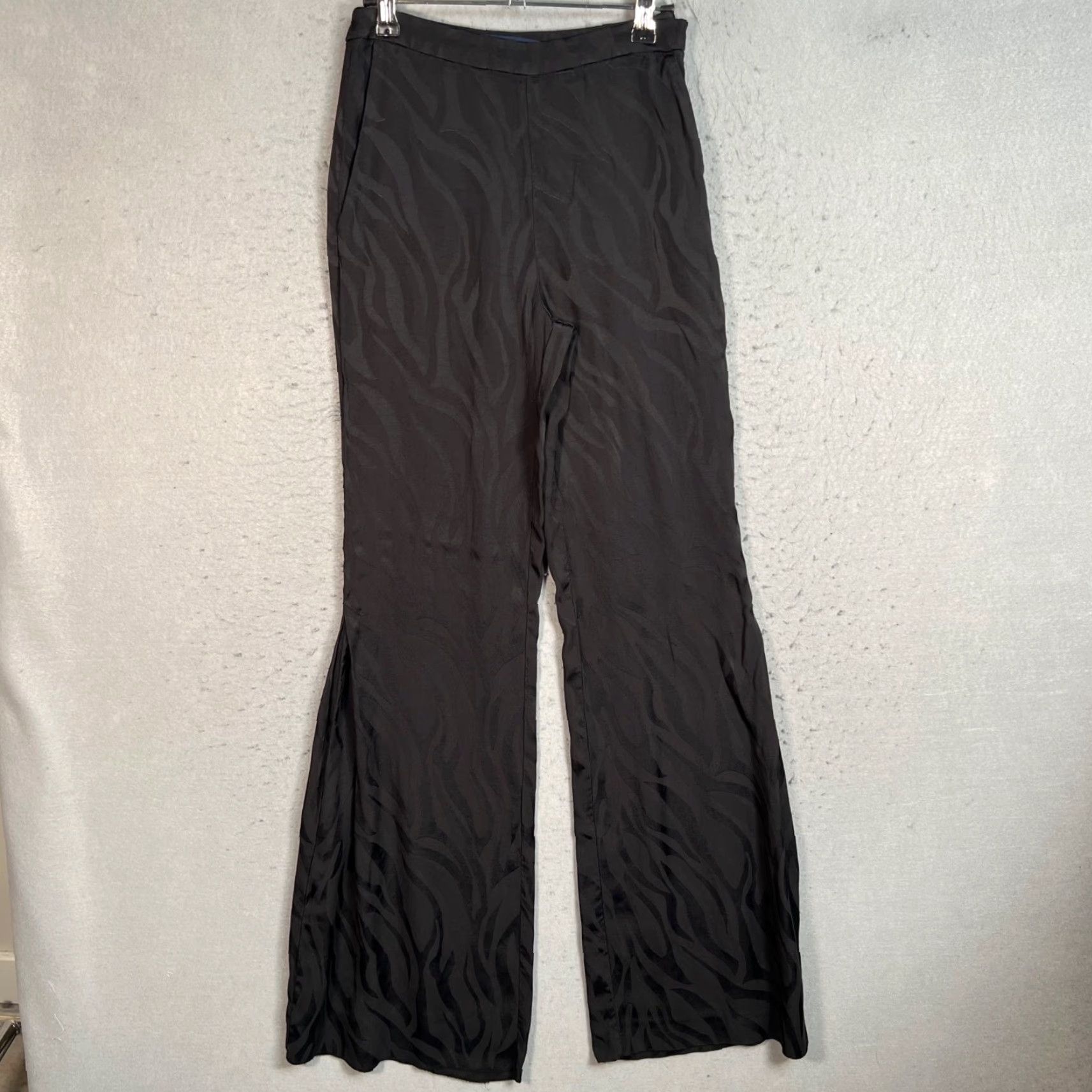 French Connection French Connection Womens Pants Size 2 Black Zebra Textured Wide-Leg Dress Pants Pockets Size 26" / US 2 / IT 38 - 2 Thumbnail