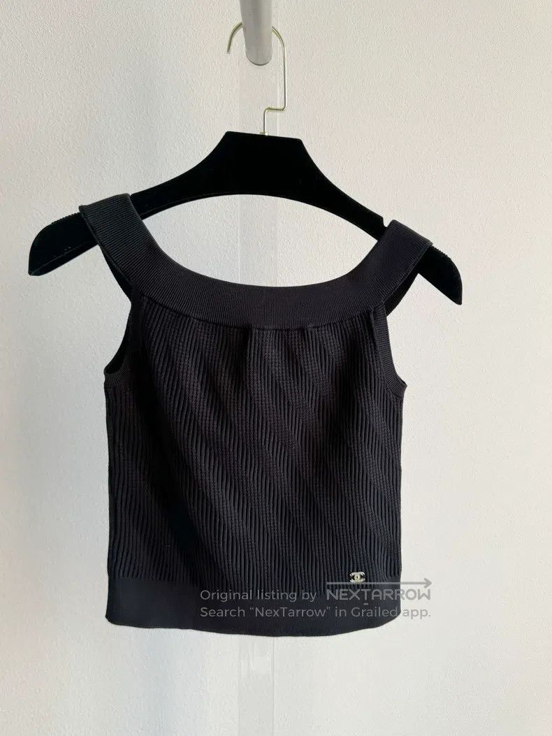 Chanel Chanel 21S black knitted vest Size XS / US 0-2 / IT 36-38 - 1 Thumbnail