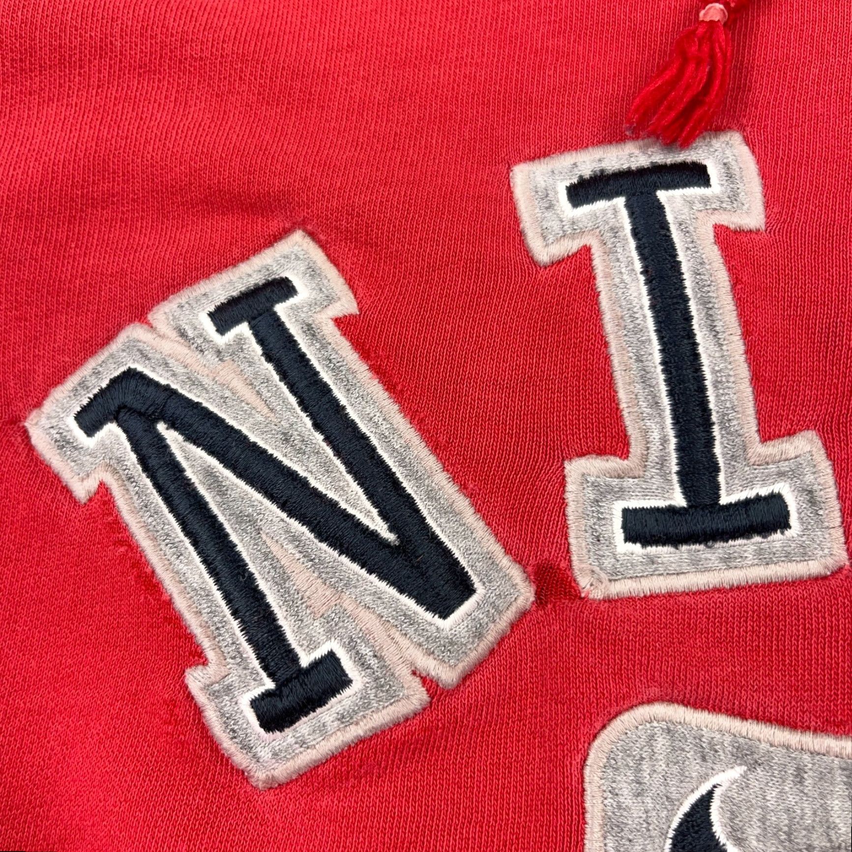 Nike VINTAGE Nike Hoodie Men Large Red Sweatshirt Pullover 90s Logo All Seasons Grunge Size US L / EU 52-54 / 3 - 7 Thumbnail