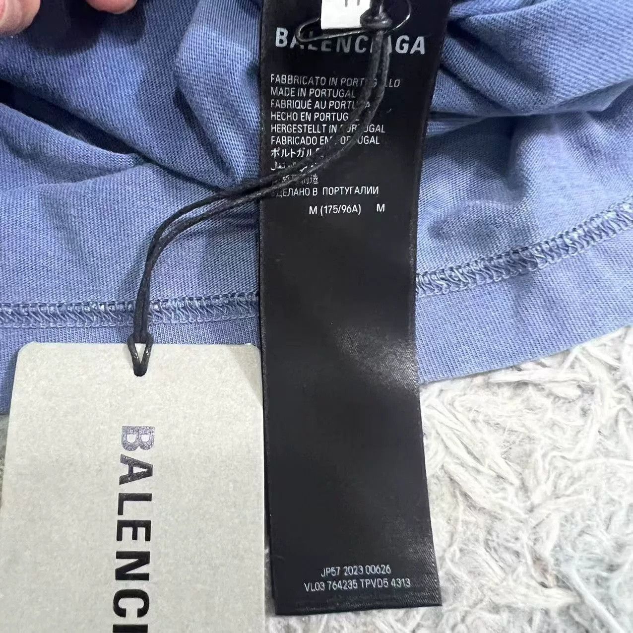 Balenciaga Balenciaga Distressed Short-Sleeve T-Shirt Size US M / EU 48-50 / 2 - 3 Thumbnail