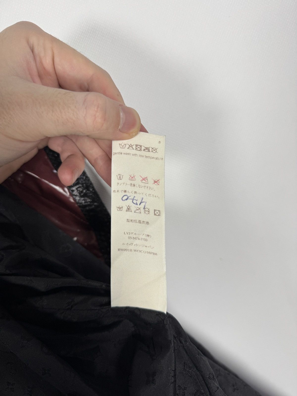Louis Vuitton Louis Vuitton Vintage Glossy Coated Trench Jacket Belted Size S / US 4 / IT 40 - 12 Thumbnail