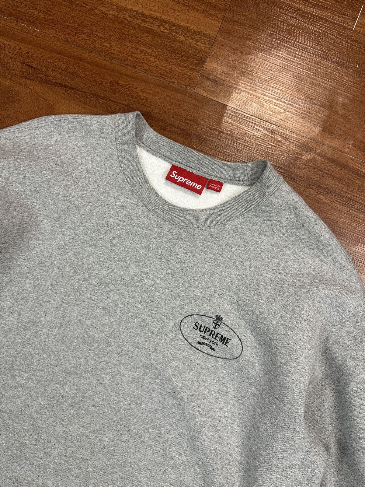 Supreme SUPREME OVAL CREST CREWNECK Size US M / EU 48-50 / 2 - 2 Thumbnail
