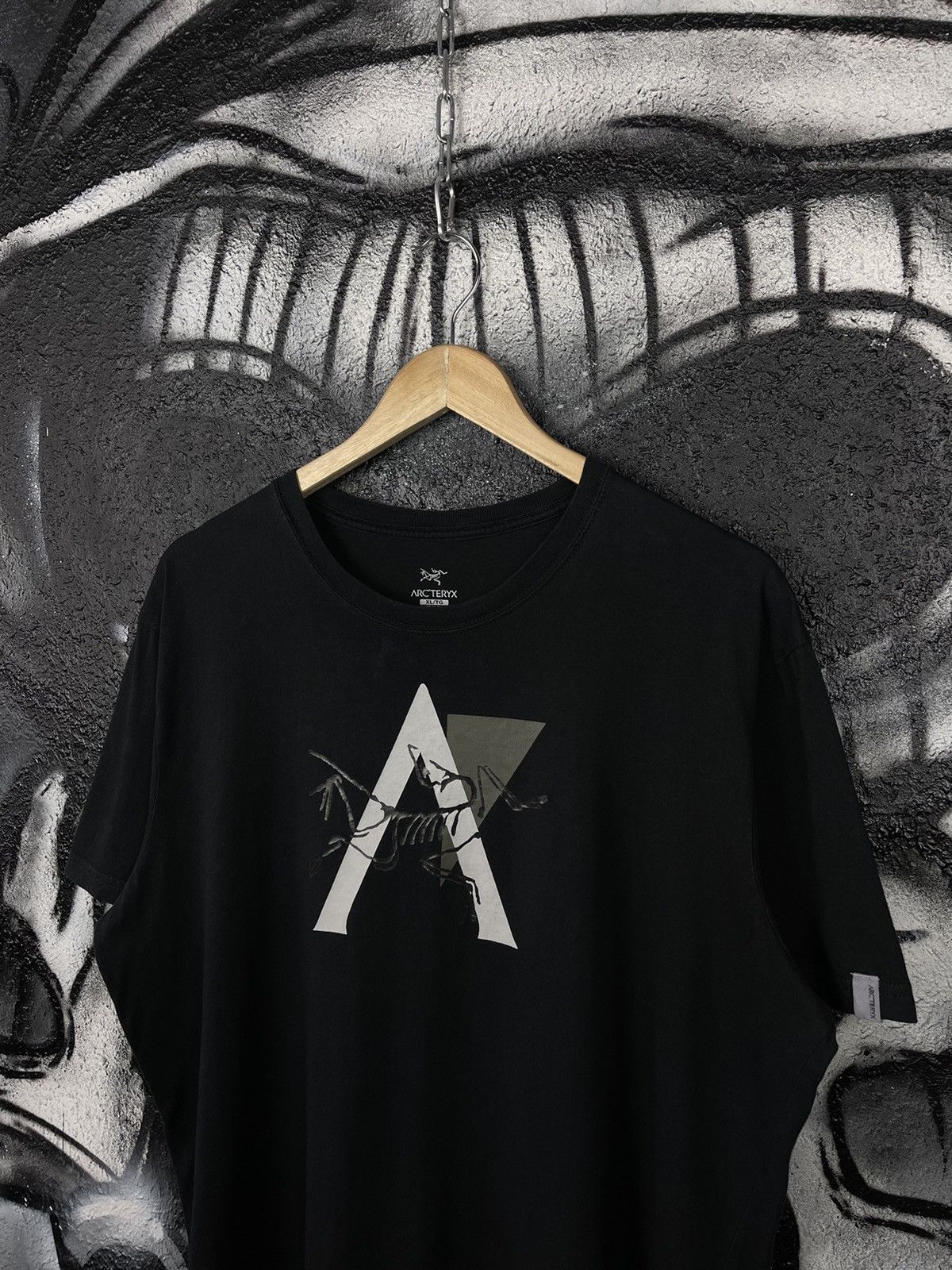 Arc'teryx Arc’teryx Box Logo Black T-Shirt Men’s Size XL Size US XL / EU 56 / 4 - 2 Thumbnail