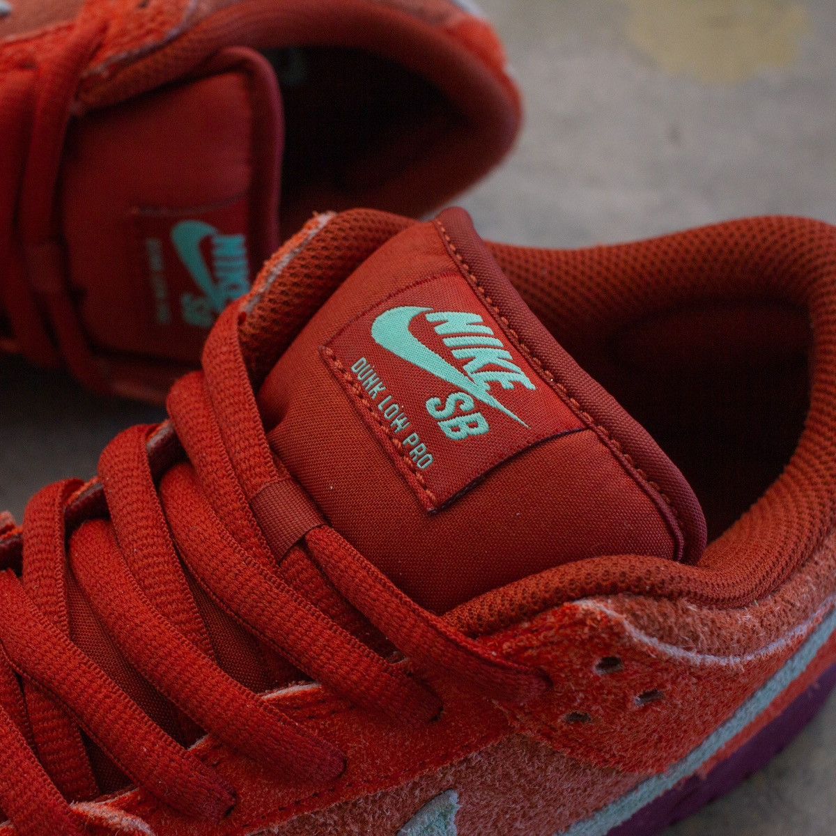 Nike Nike Dunk Low SB 'Mystic Red' - DV5429 601 Size Size US 7.5 / IT 37.5 - 12 Thumbnail