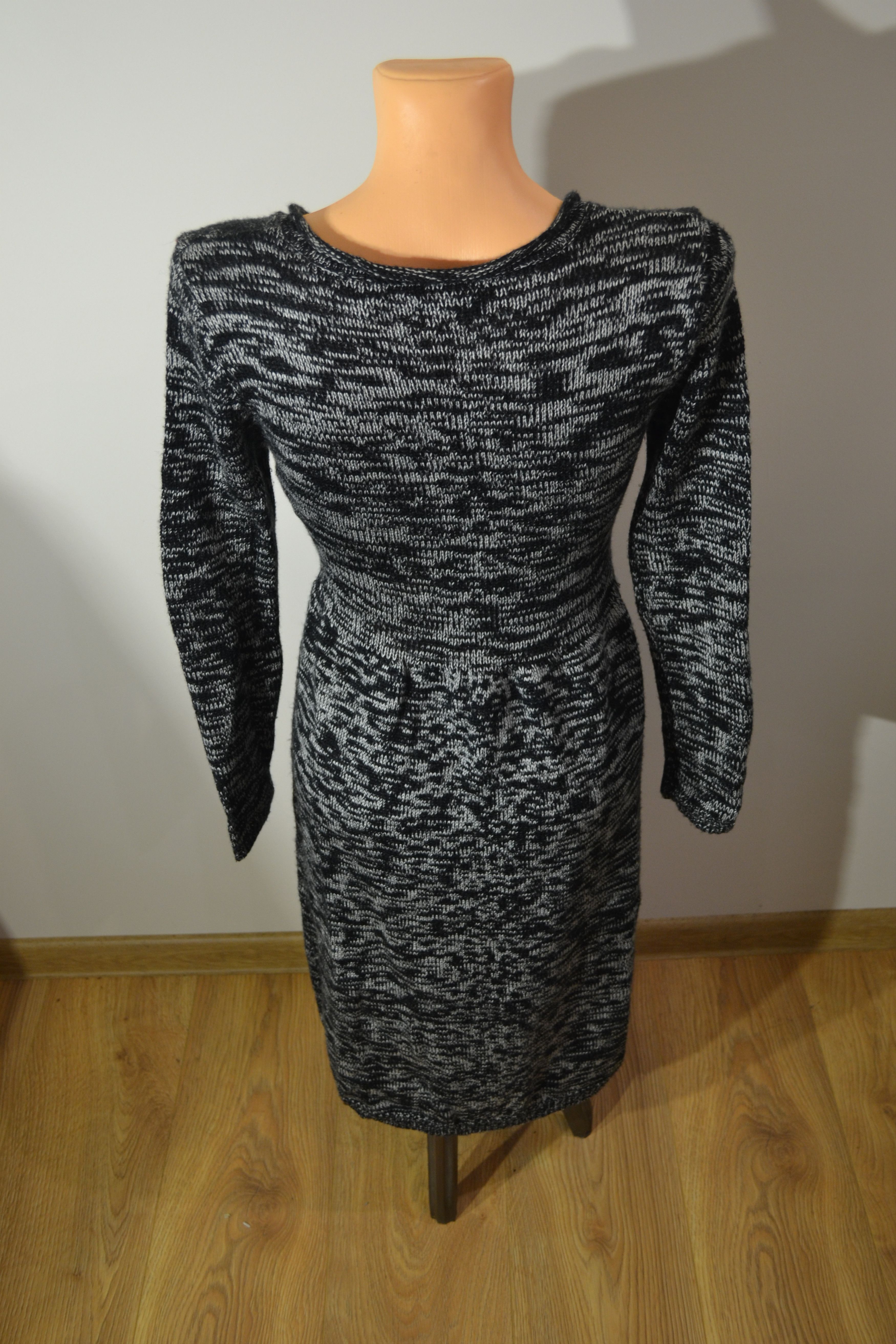 Calvin Klein Calvin Klein Merino Wool Knit Dress – XS Size Size XS / US 0-2 / IT 36-38 - 6 Thumbnail