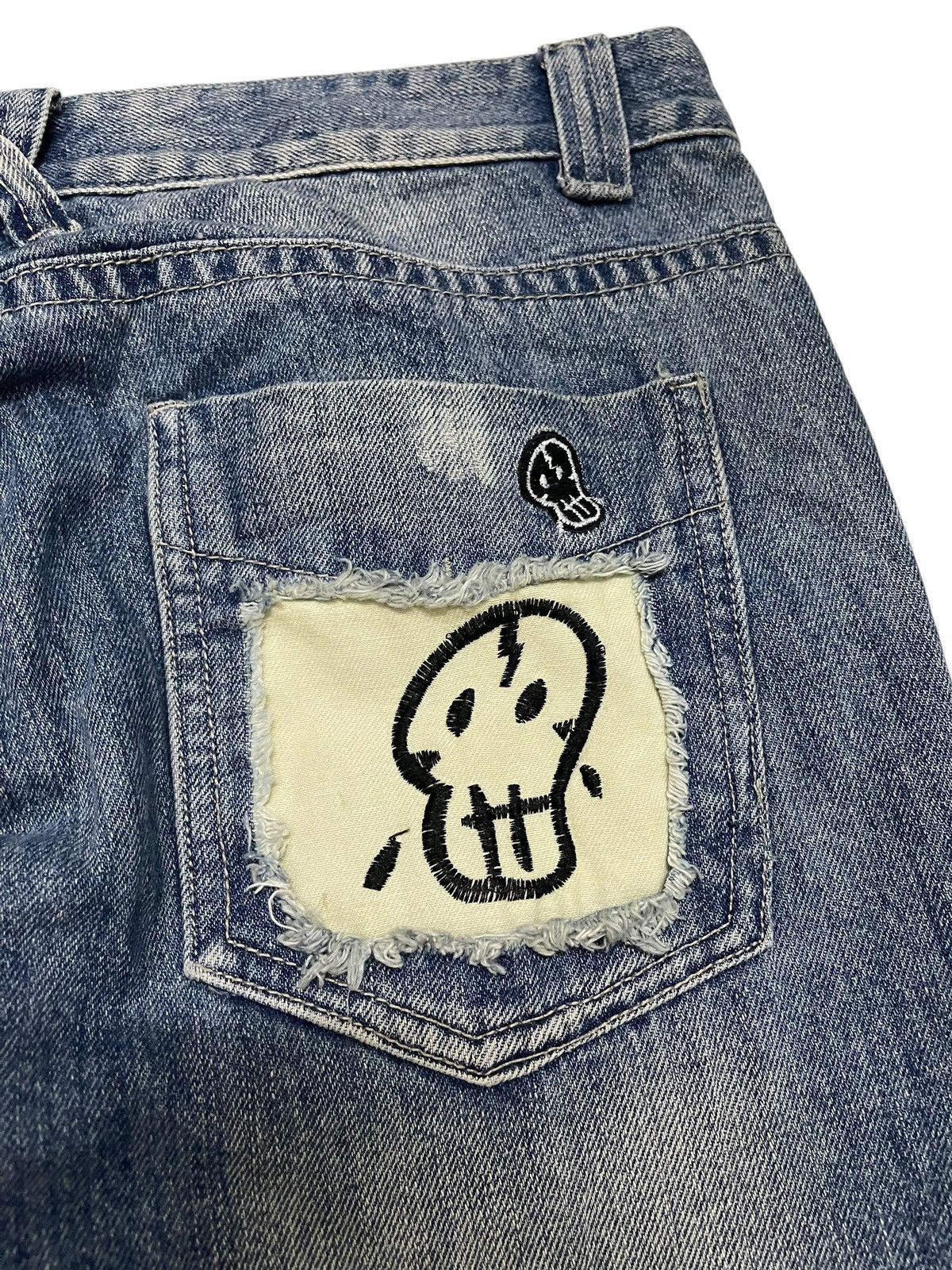 The Unbranded Brand Unbranded Embroidered Skull Distressed Jeans Size US 35 - 3 Thumbnail