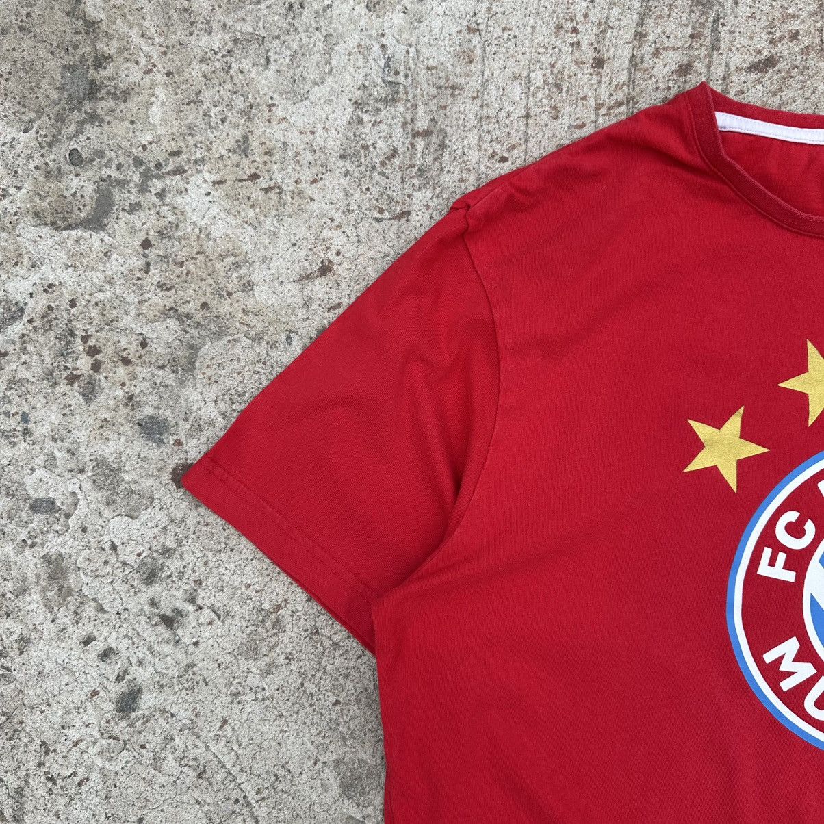 Vintage Vintage FC Bayern Munchen T-shirts Big Logo Sportwear Size US XXL / EU 58 / 5 - 4 Thumbnail