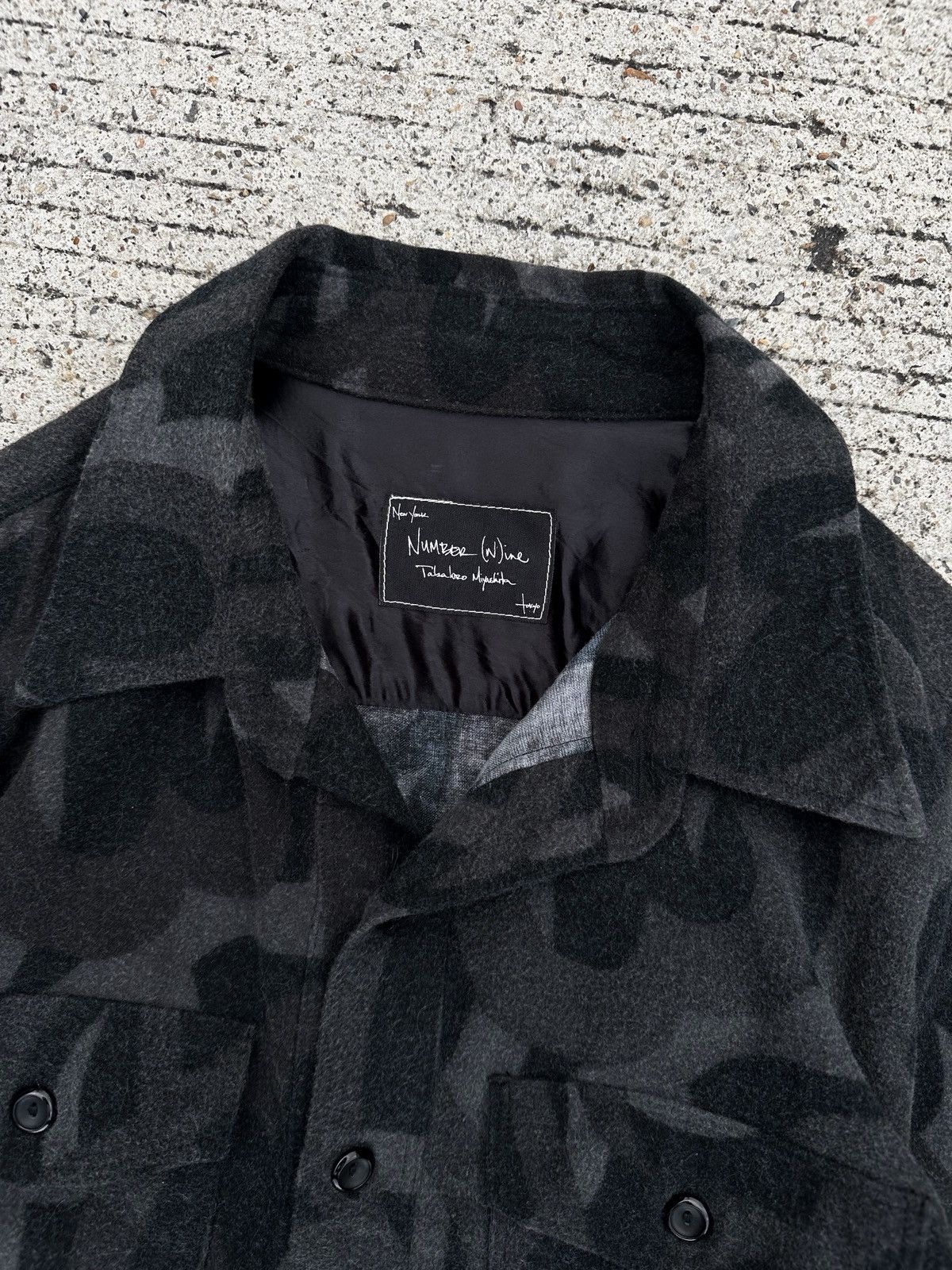 Number (N)ine Number (N)ine AW04 Tribal Hearts Camo Long Shirts Size US M / EU 48-50 / 2 - 6 Thumbnail