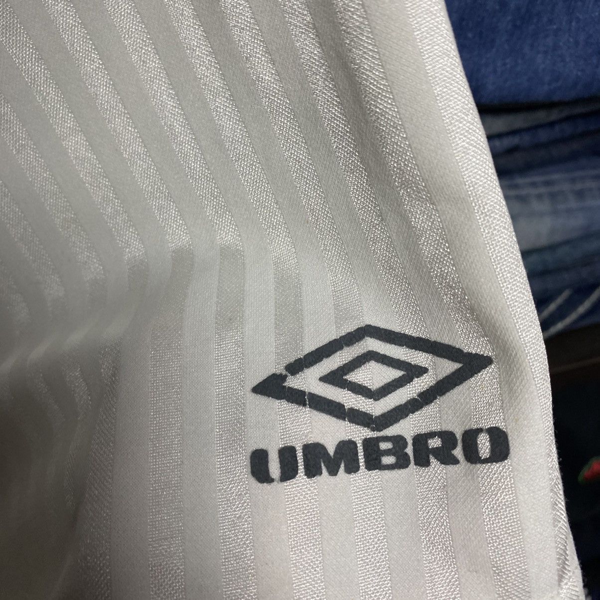 Umbro Vintage Umbro Small logo Sportswear 90’s white shorts Size US 34 / EU 50 - 4 Thumbnail