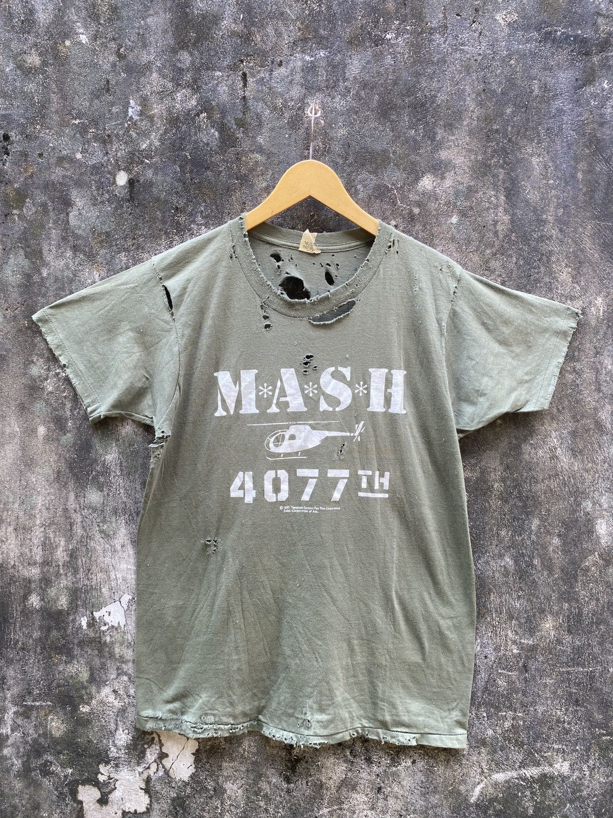 Vintage Vintage 80’s MASH Thrashed Faded Single Stich ERD Grunge Tee Size US L / EU 52-54 / 3 - 1 Thumbnail