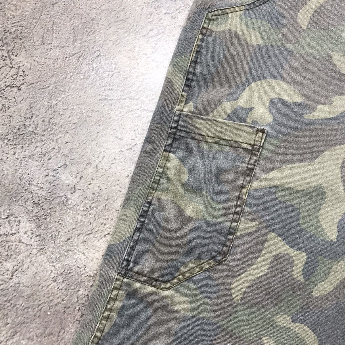 Vintage Y2K Vintage Camo Midi Skirt Baggy Cargo Avant Garde Skate 31 Size 31" - 2 Thumbnail