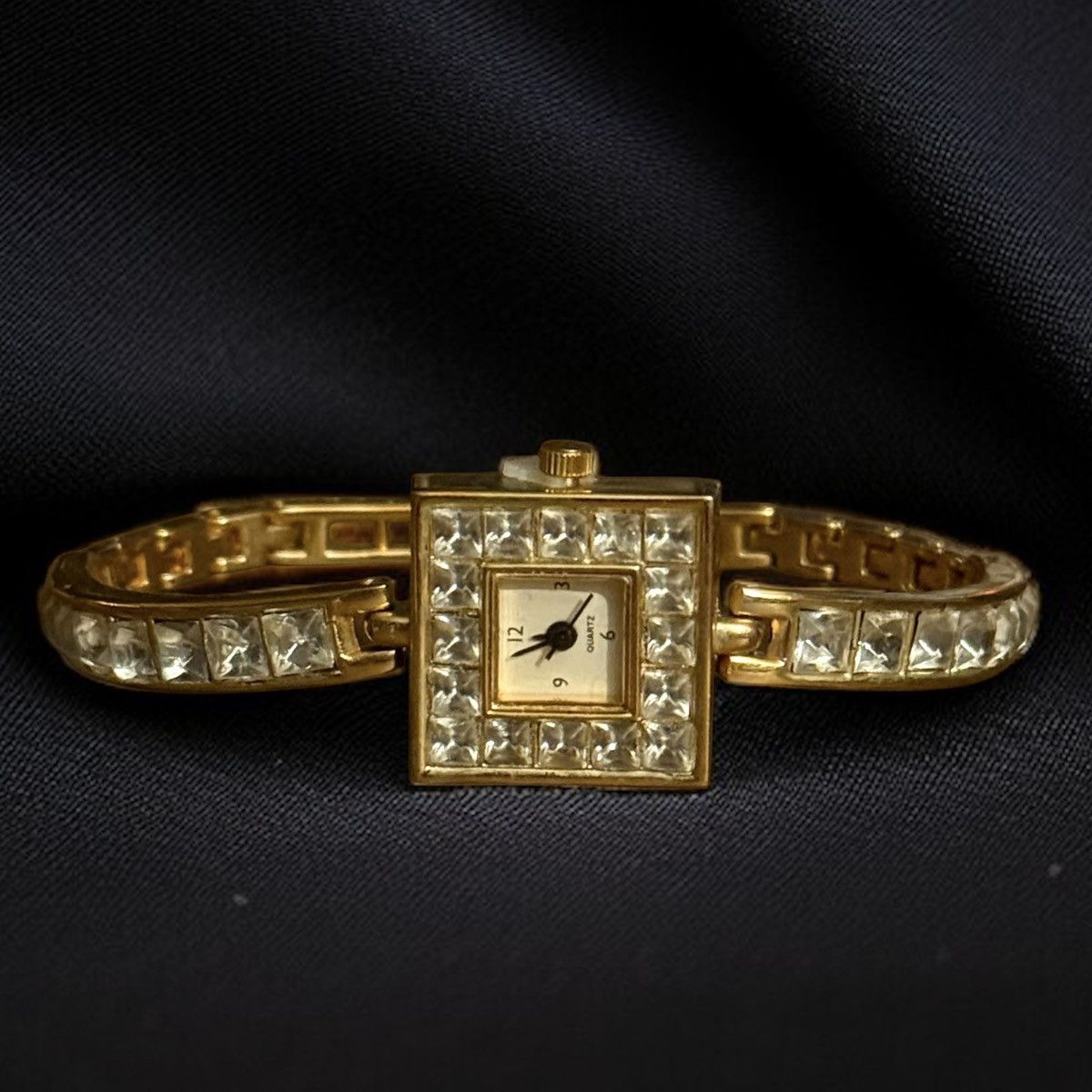 Vintage Vintage Yves Rocher gold tone crystal watch Size ONE SIZE - 1 Thumbnail