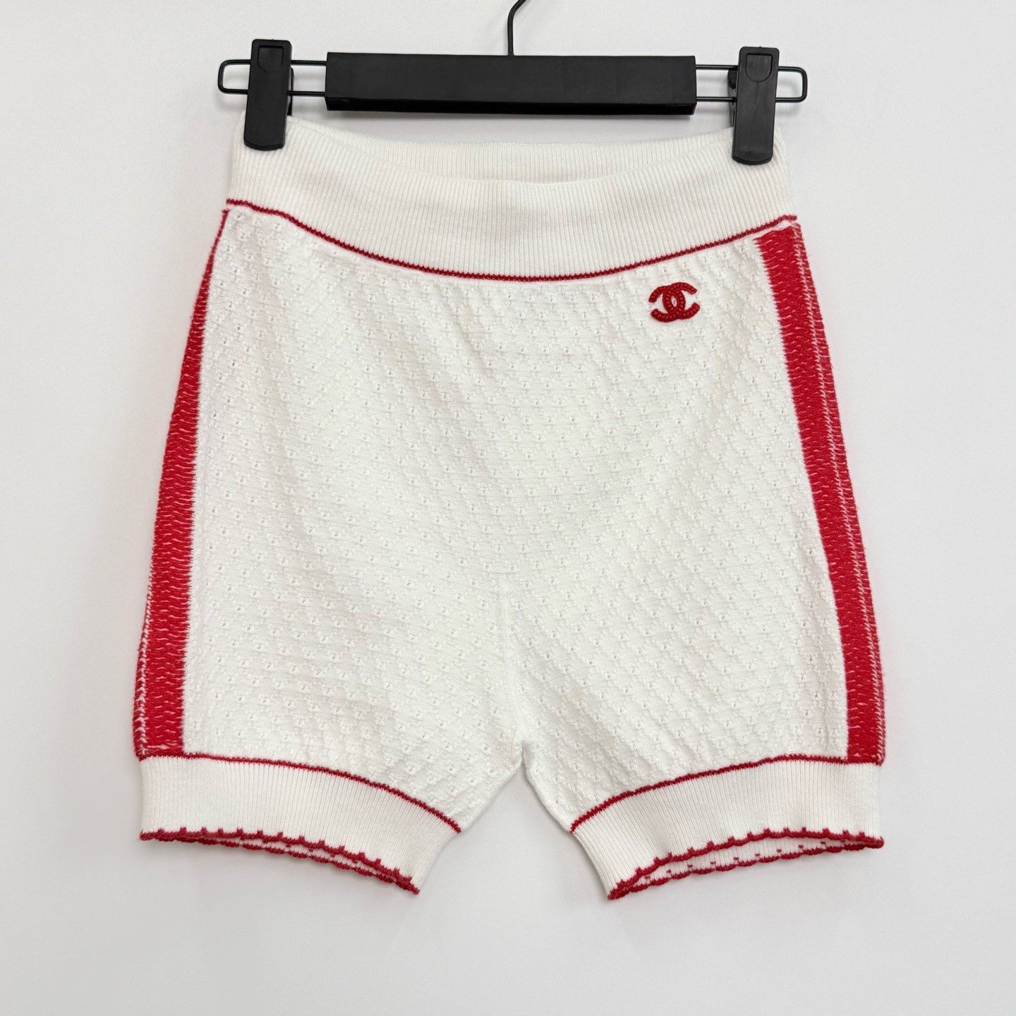 Chanel Chanel Red White Contrast Knit Shorts Size 34" / US 12 / IT 48 - 1 Thumbnail