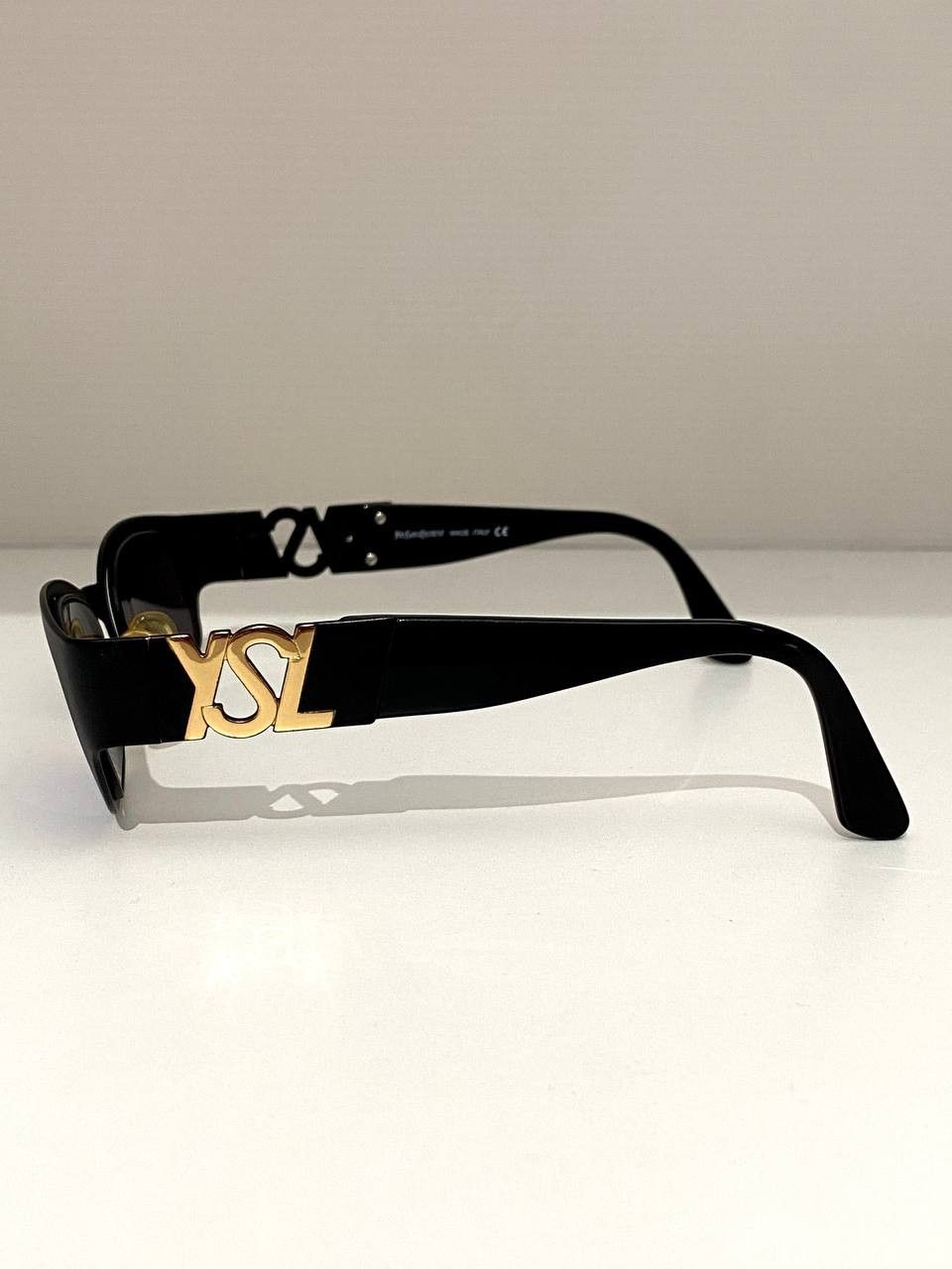 Yves Saint Laurent Yves Saint Laurent YSL Big Gold Logo Black Retro Sunglasses Size ONE SIZE - 9 Thumbnail