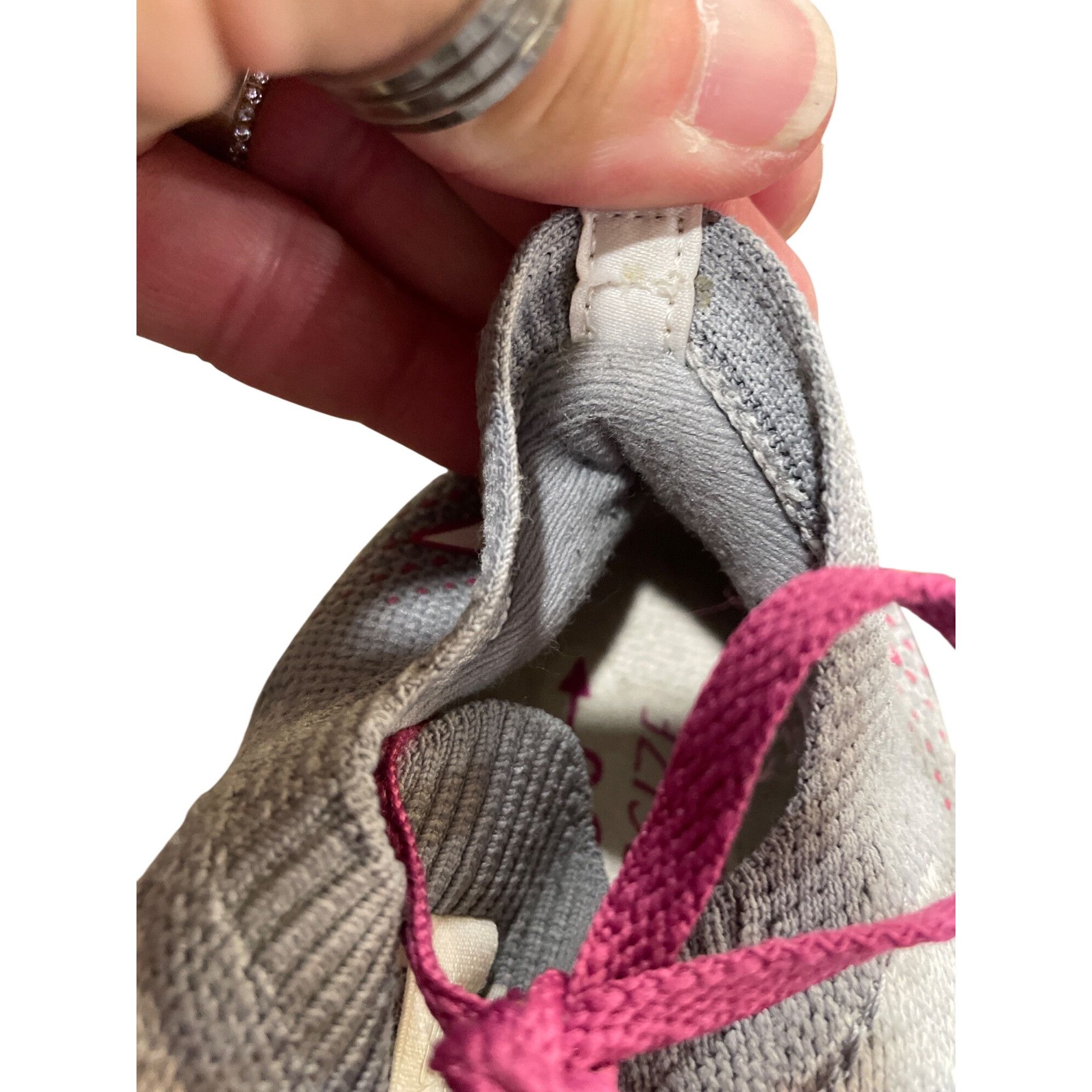 Brooks Brooks Levitate 5 Stealth wms gray pink walk run sneakers sz Size US 7.5 / IT 37.5 - 10 Thumbnail