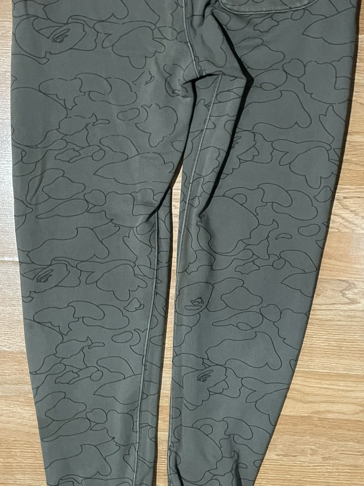 Bape BAPE Camo Sweatpants Size US 28 / EU 44 - 2 Thumbnail