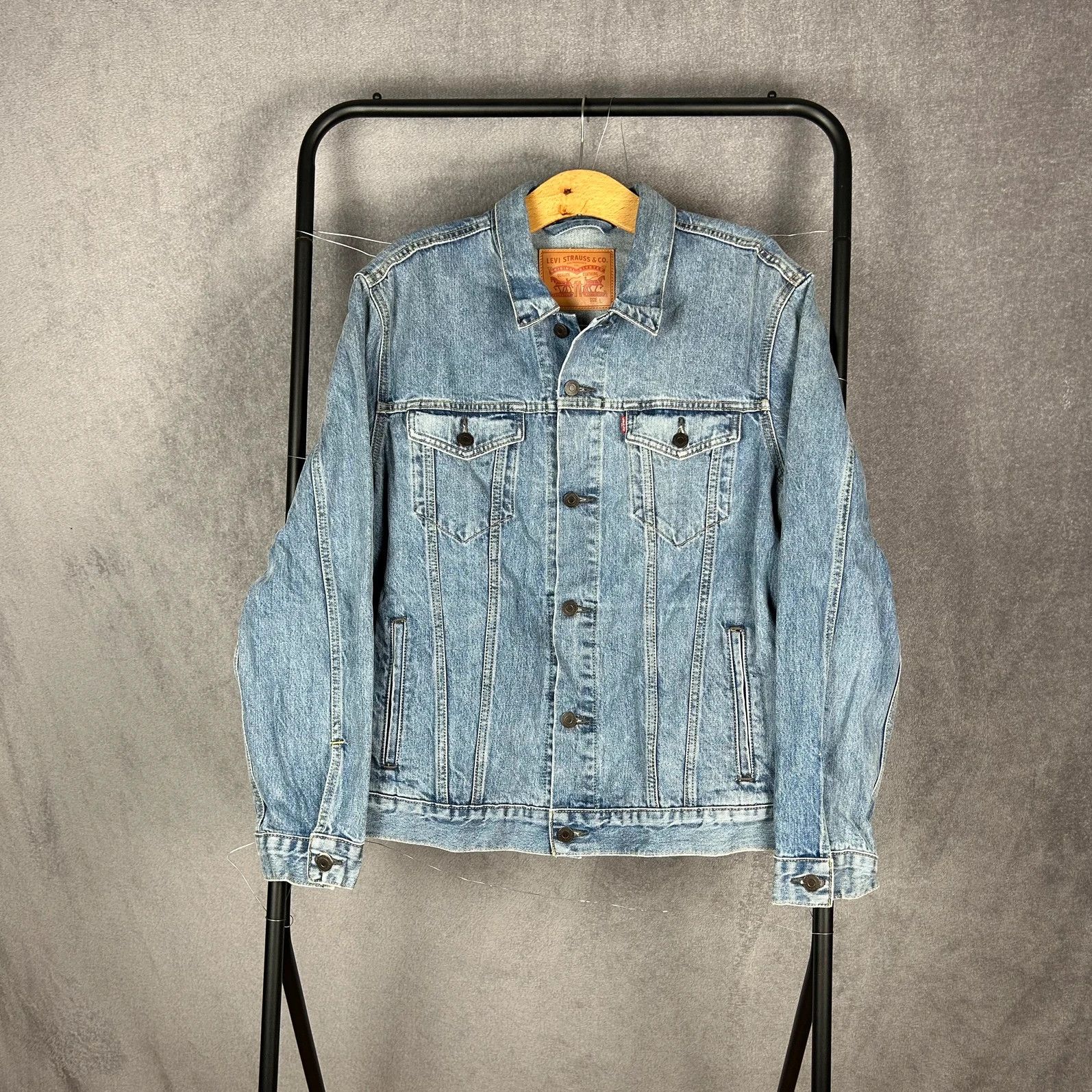 Levi's Levis denim jacket mini logo blue classic katana button up Size US L / EU 52-54 / 3 - 1 Thumbnail