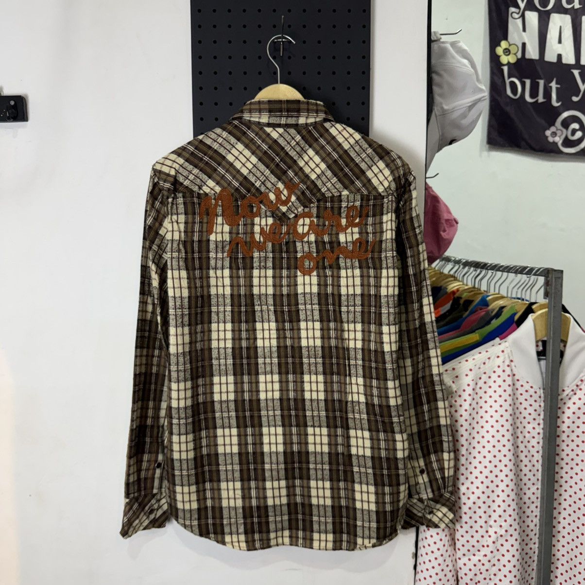 Katharine Hamnett London HAMNETT distressed star now shirt Size US L / EU 52-54 / 3 - 3 Thumbnail