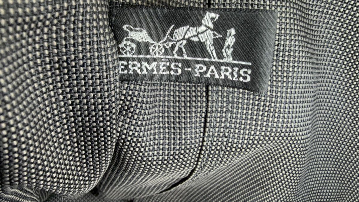 Hermes Hermès Her Line MM Hand Bag – Gray Canvas (SKU: 150448) Size ONE SIZE - 17 Thumbnail