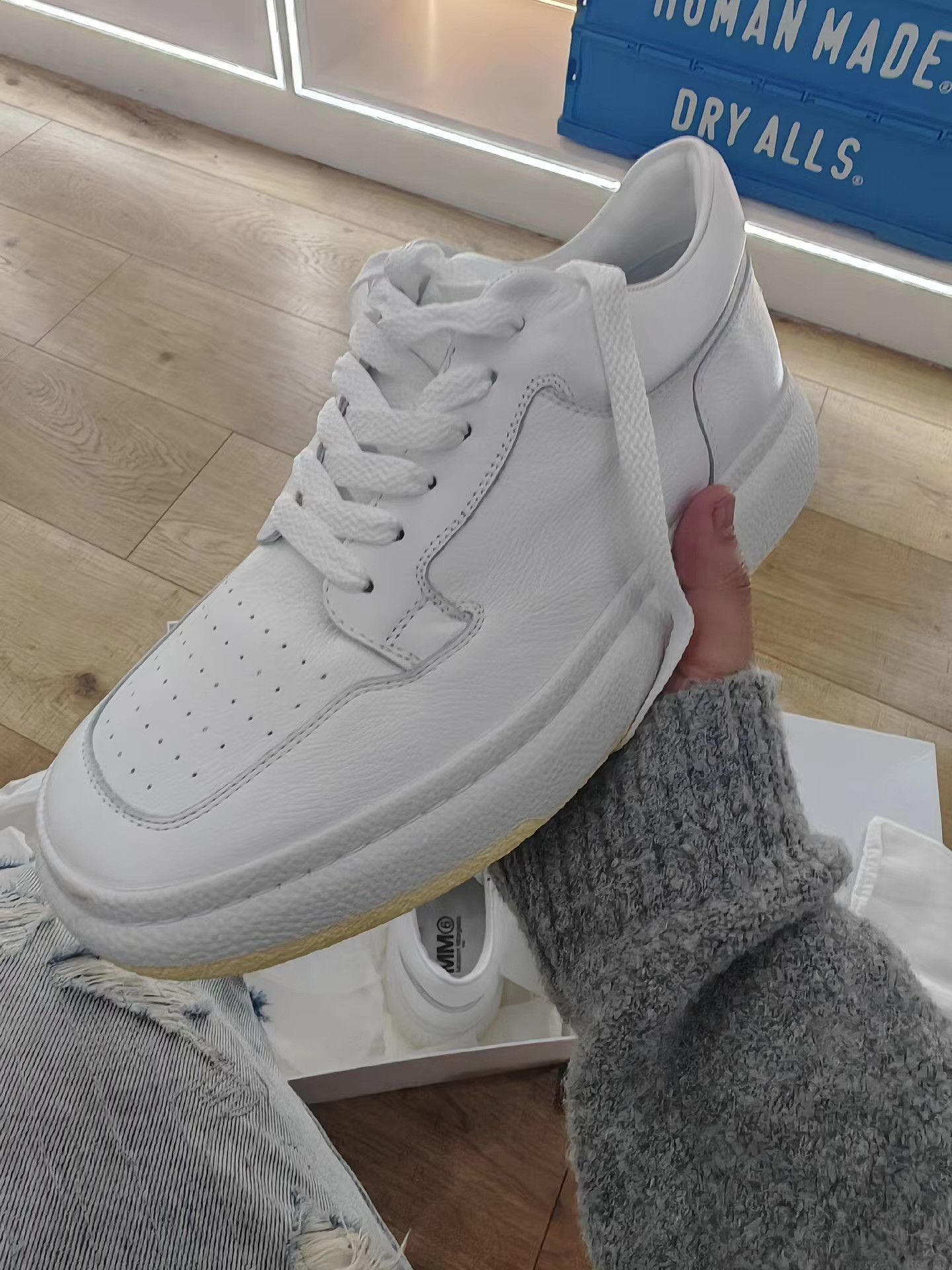 Maison Margiela Maison Margiela MM6 White Low-Top Sneakers Q15 Size US 8.5 / EU 41-42 - 1 Thumbnail