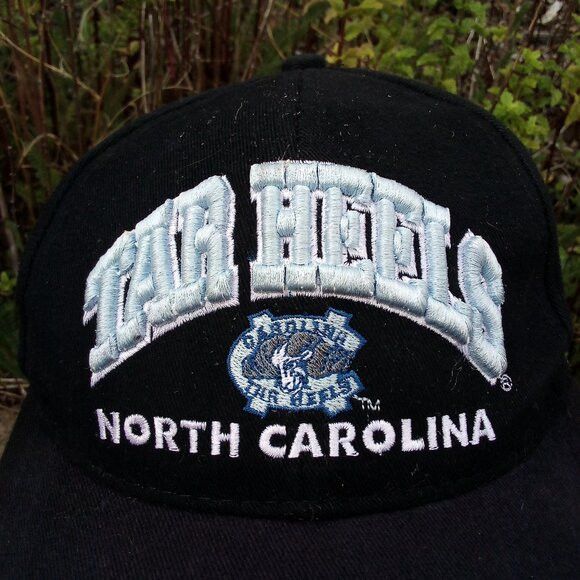 NCAA × Vintage Vintage North Carolina Tar Heels Two Tone Snap Back Hat Size ONE SIZE - 2 Thumbnail