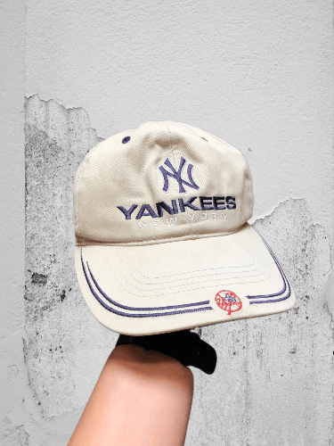 New York Yankees Hats Streetwear New York Yankees Vintage Y2K Size ONE SIZE - 1 Thumbnail