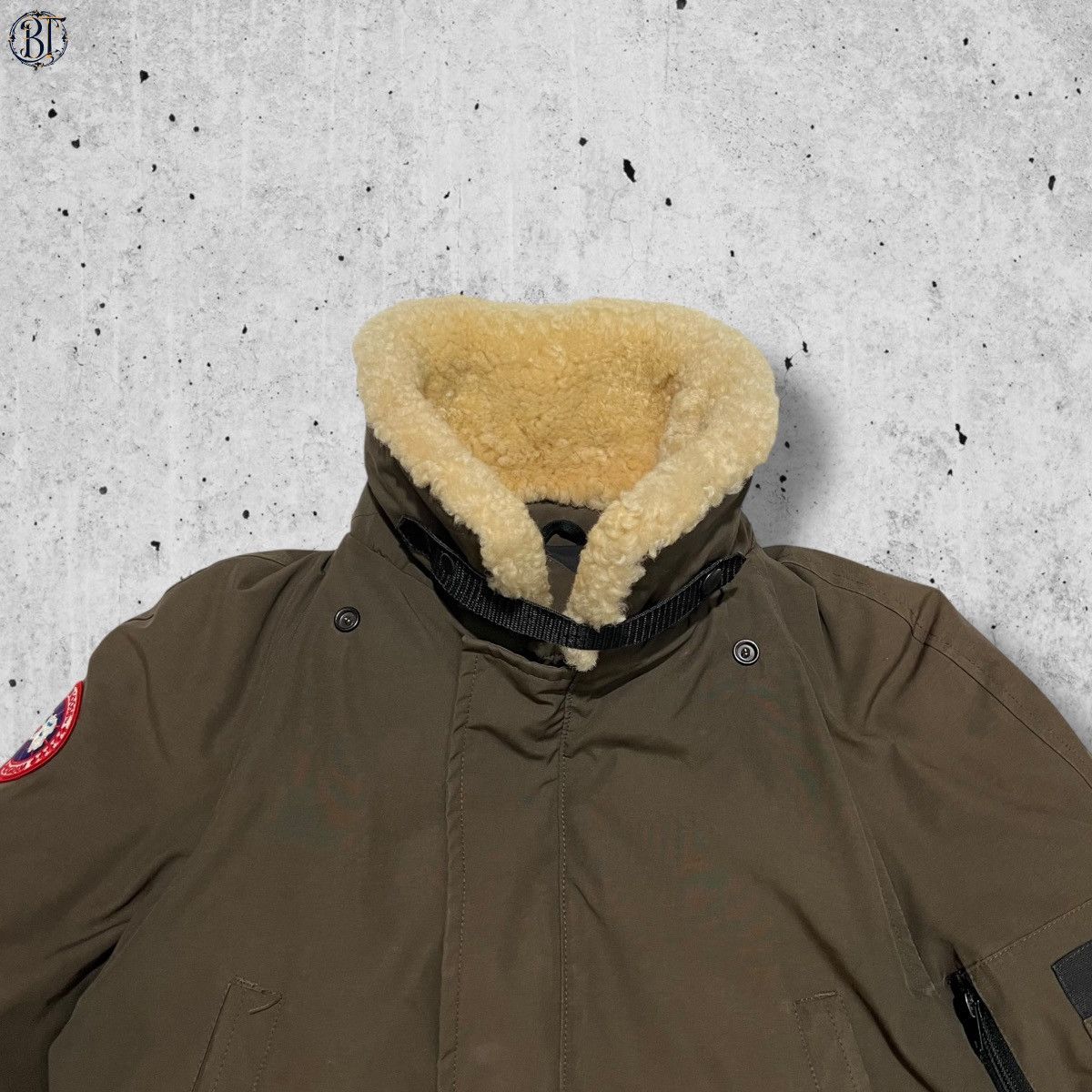 Canada Goose Canada Goose CHILLIWACK men's Airforce shearling bomber Size US XS / EU 42 / 0 - 13 Thumbnail