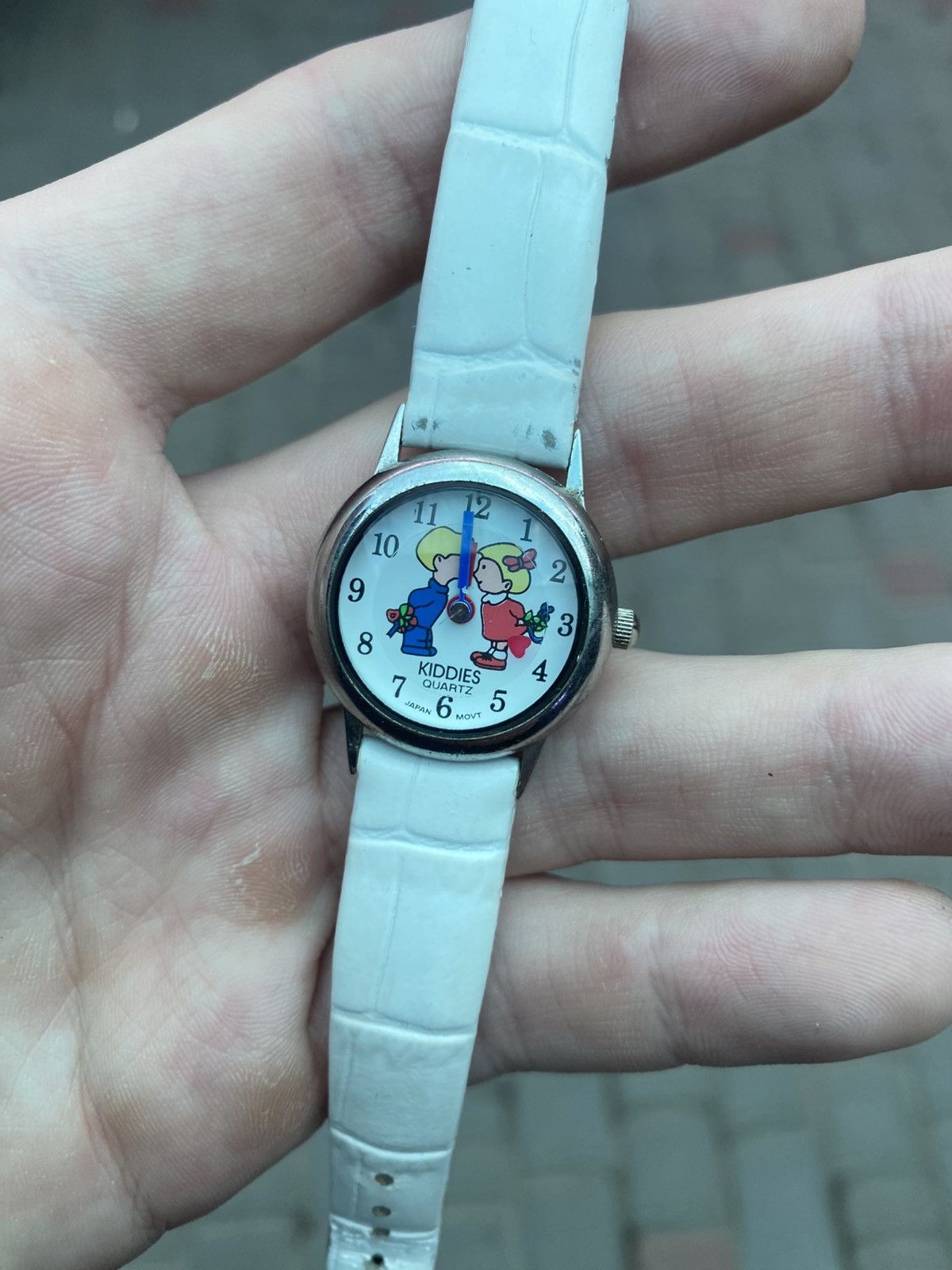 Japanese Brand Rare Retro Kiddies Quartz Watch Kissing Couple Japanese Size ONE SIZE - 2 Thumbnail