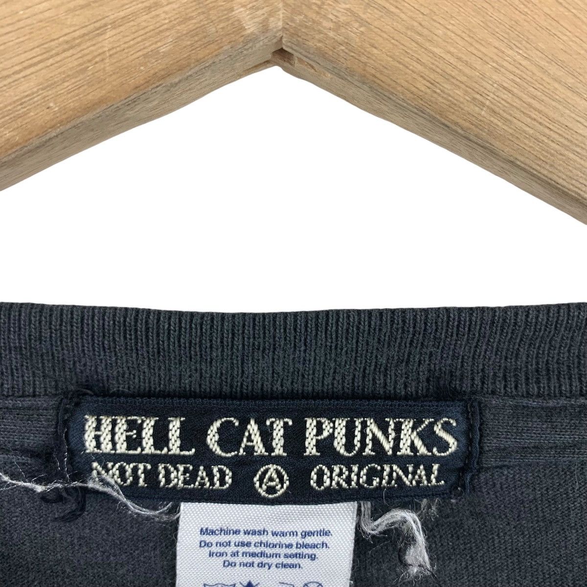 Japanese Brand Vintage HELL CAT PUNK punk not dead design long sleeve tee Size US S / EU 44-46 / 1 - 3 Thumbnail