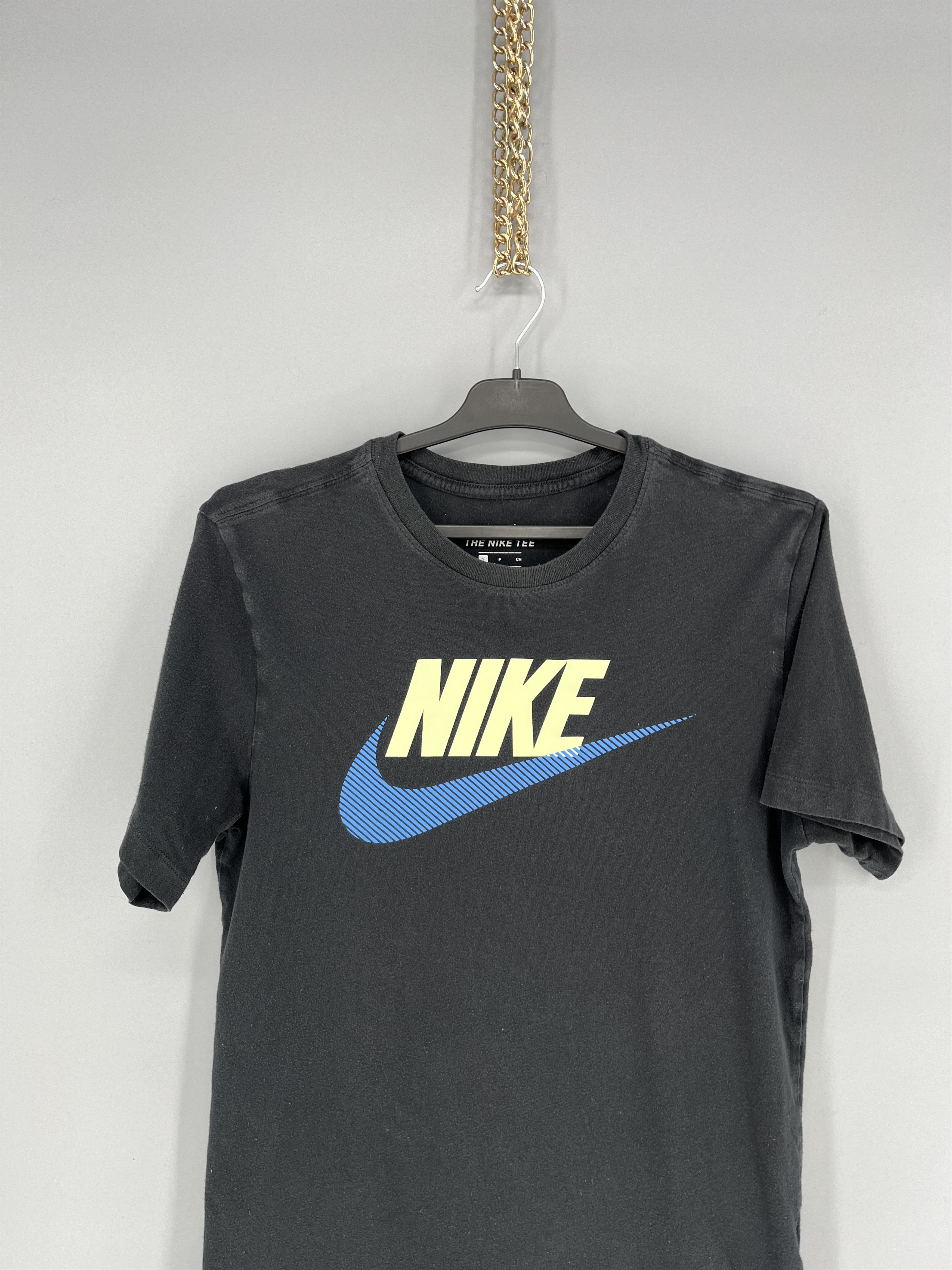 Nike Vintage Y2K Nike Center Swoosh Logo T-Shirt Size US S / EU 44-46 / 1 - 6 Thumbnail