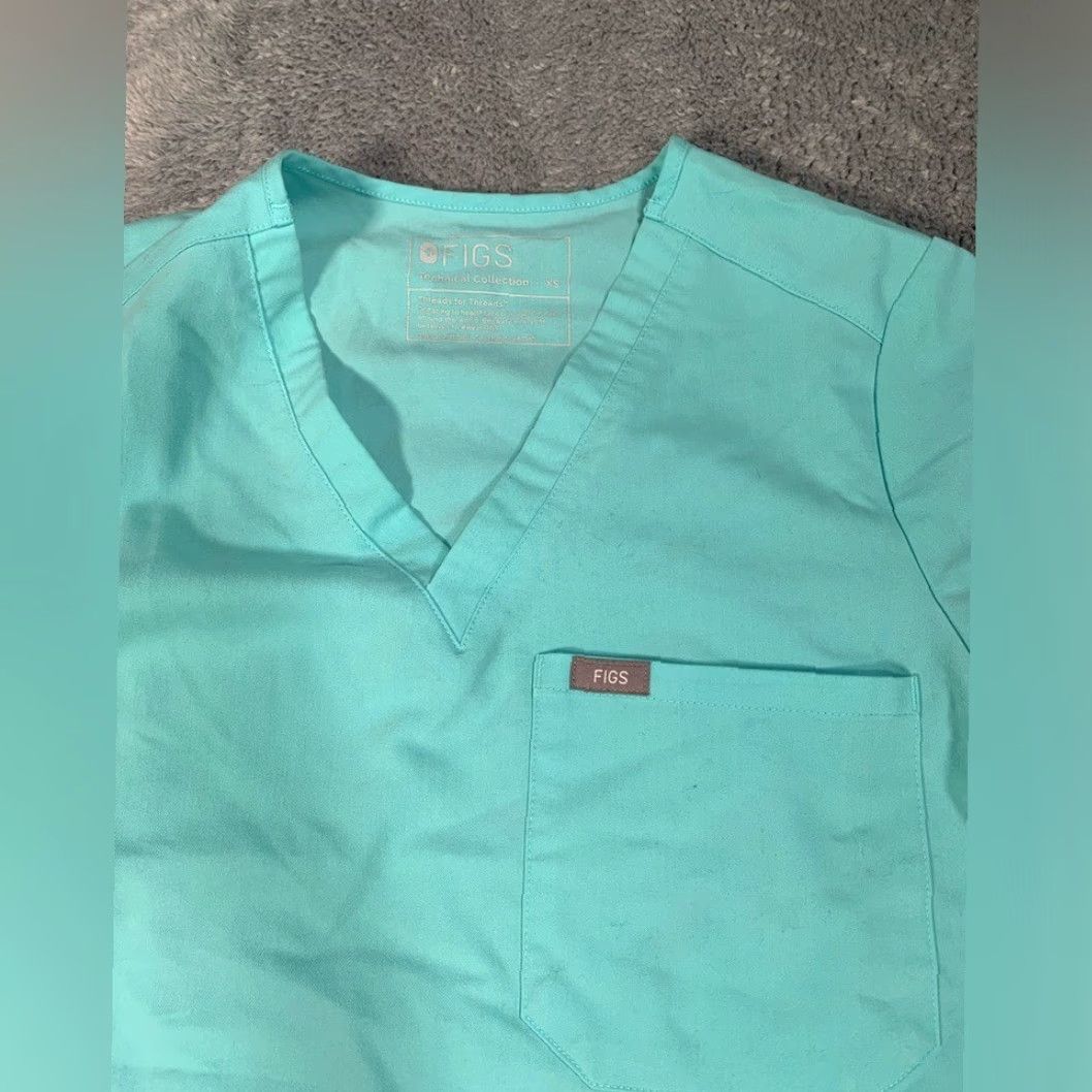 Vintage FIGS Scrub Top XS Figs mint blue/green Blue XS Scrub Top Girls? Size US XS / EU 42 / 0 - 2 Thumbnail