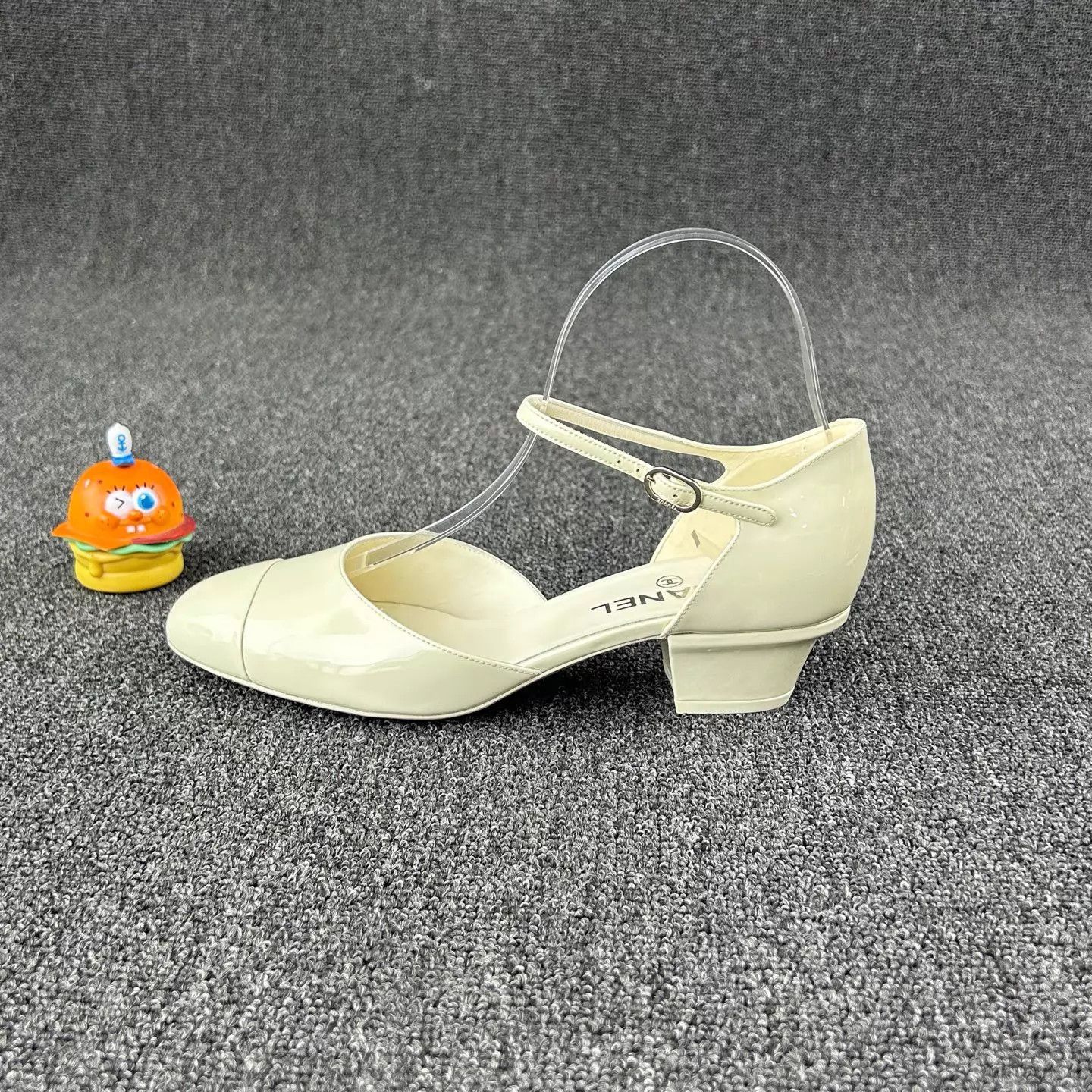 Chanel Chanel White Patent Leather Mary Jane Heels 38 Size US 7.5 / IT 37.5 - 3 Thumbnail