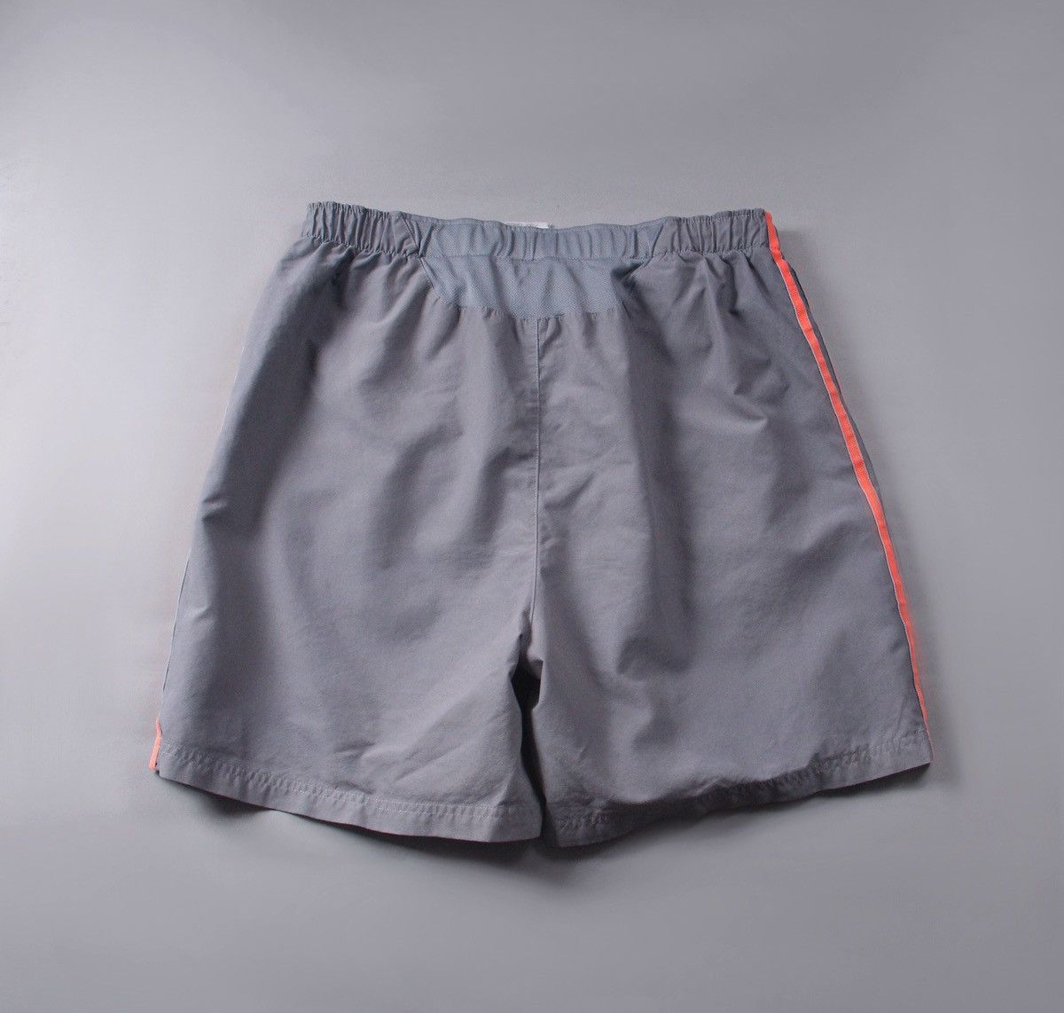 Adidas Adidas Vintage 90s Originals Shorts Nylon Grey Rare L Size US 34 / EU 50 - 2 Thumbnail