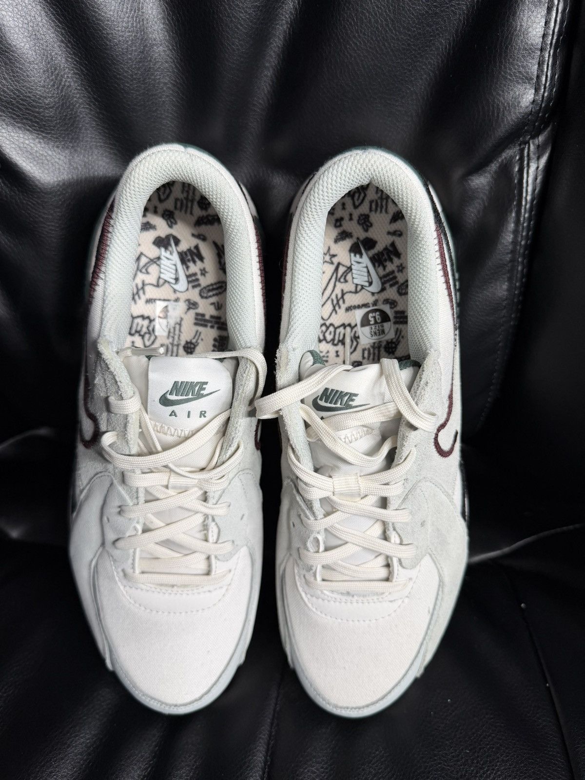 Nike Nike Air Max Excee White Deep Green and Burgundy l 9.5M/11W Size US 9.5 / EU 42-43 - 5 Thumbnail