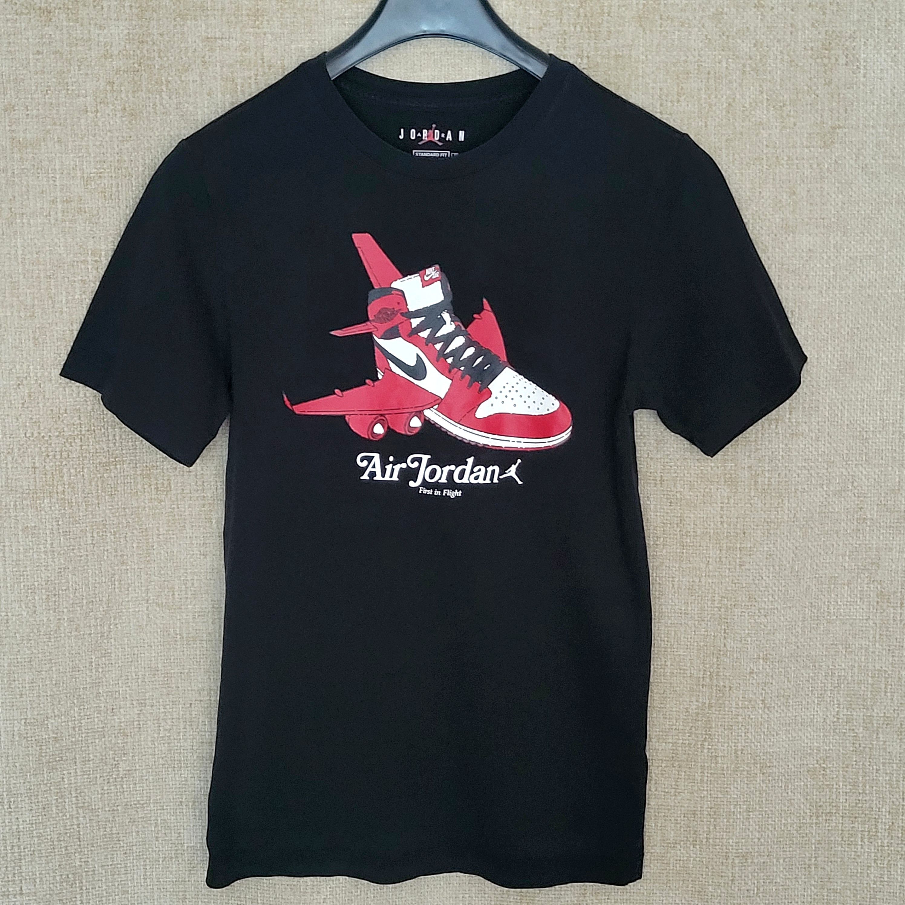 Jordan Brand Air Jordan Nike T shirt.Size XS but fit S. Size US XS / EU 42 / 0 - 3 Thumbnail